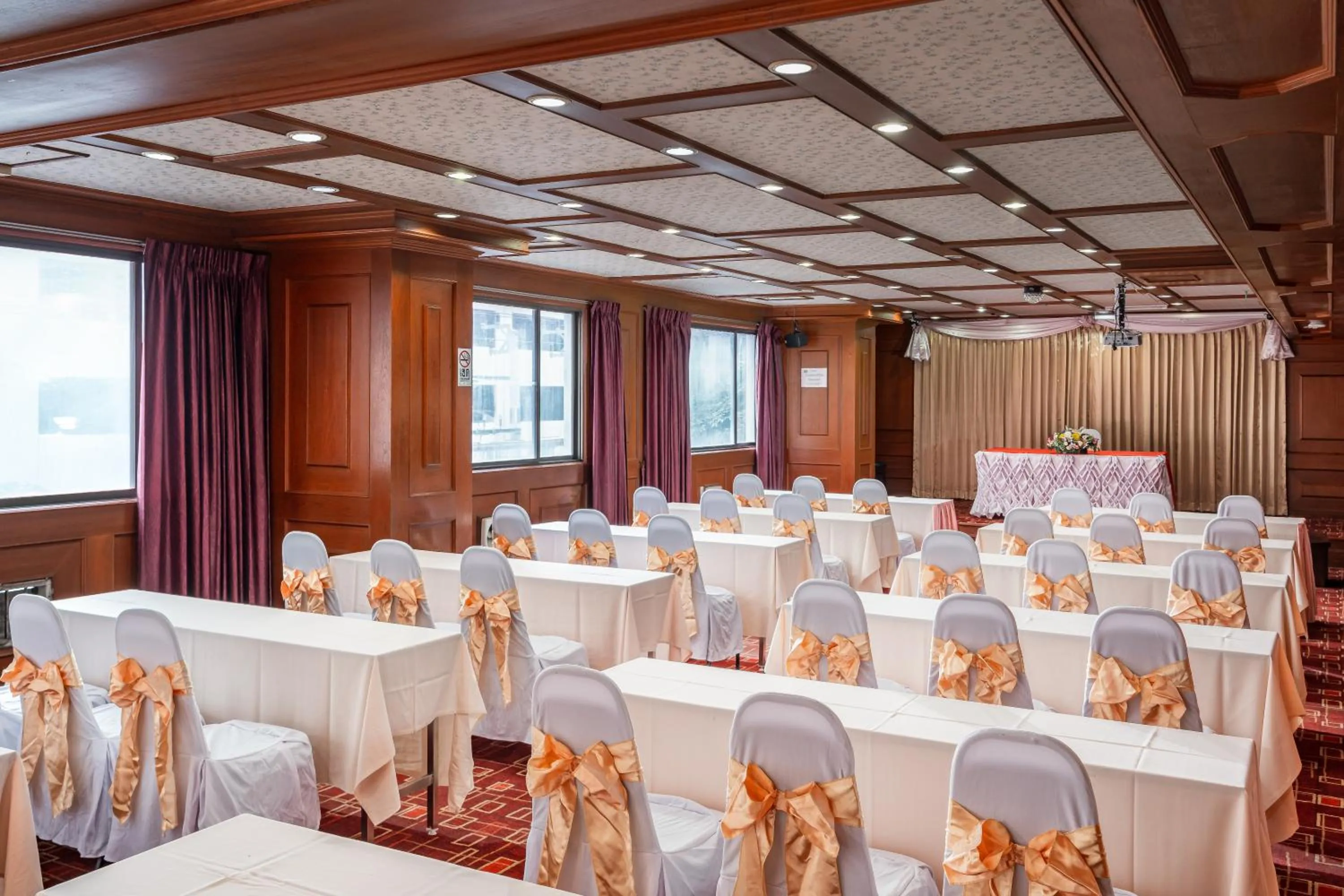 Banquet/Function facilities in Elizabeth Hotel