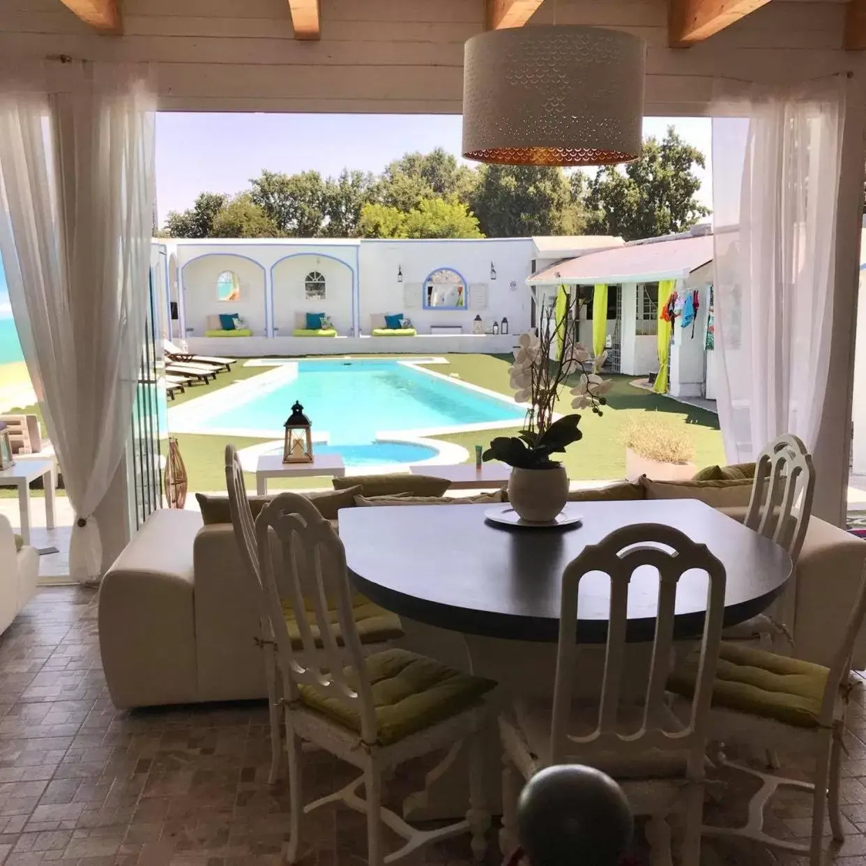 Swimming pool, Dining Area in Lady Hamilton B&B Swimming pool, Dining Area in Lady Hamilton B&B
