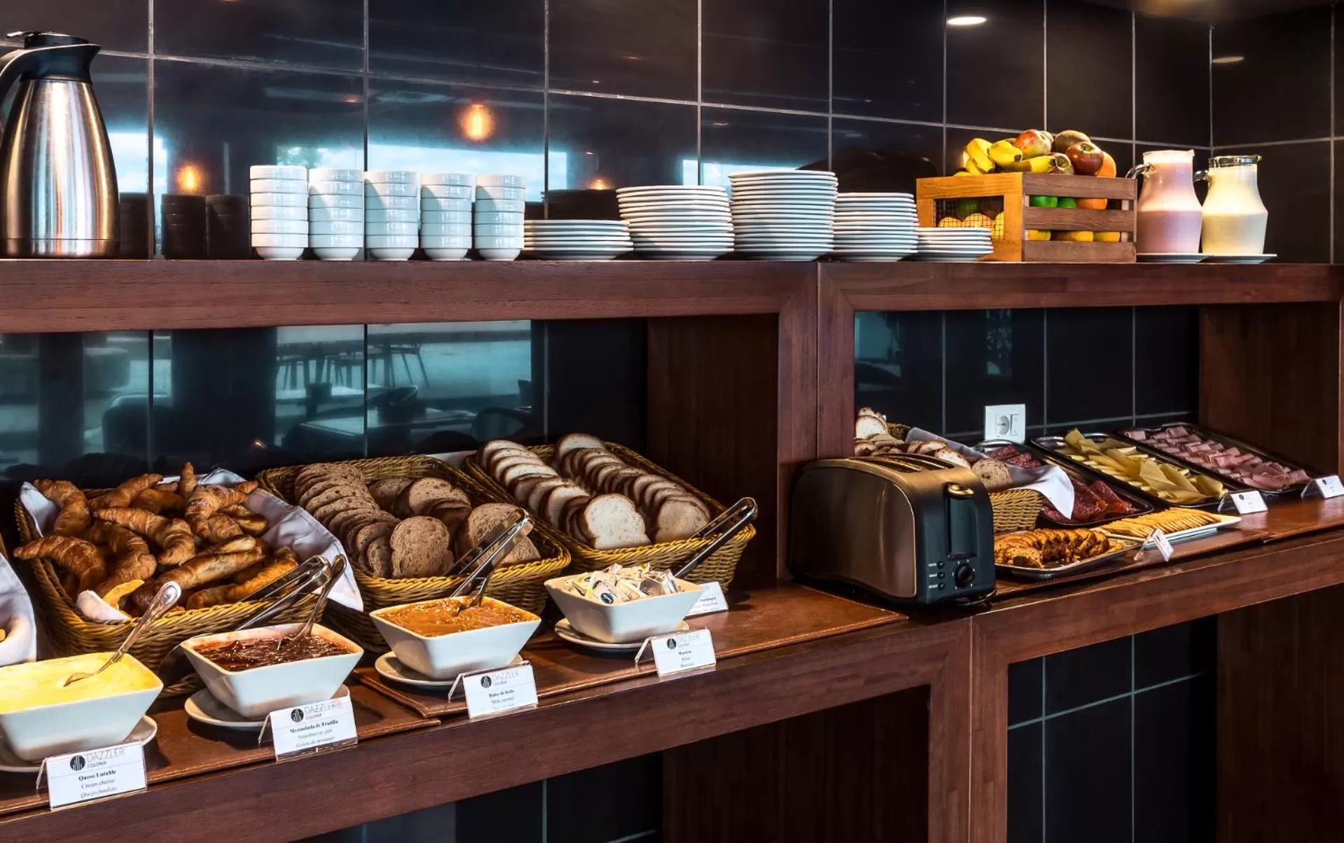 Restaurant/places to eat in Dazzler by Wyndham Colonia