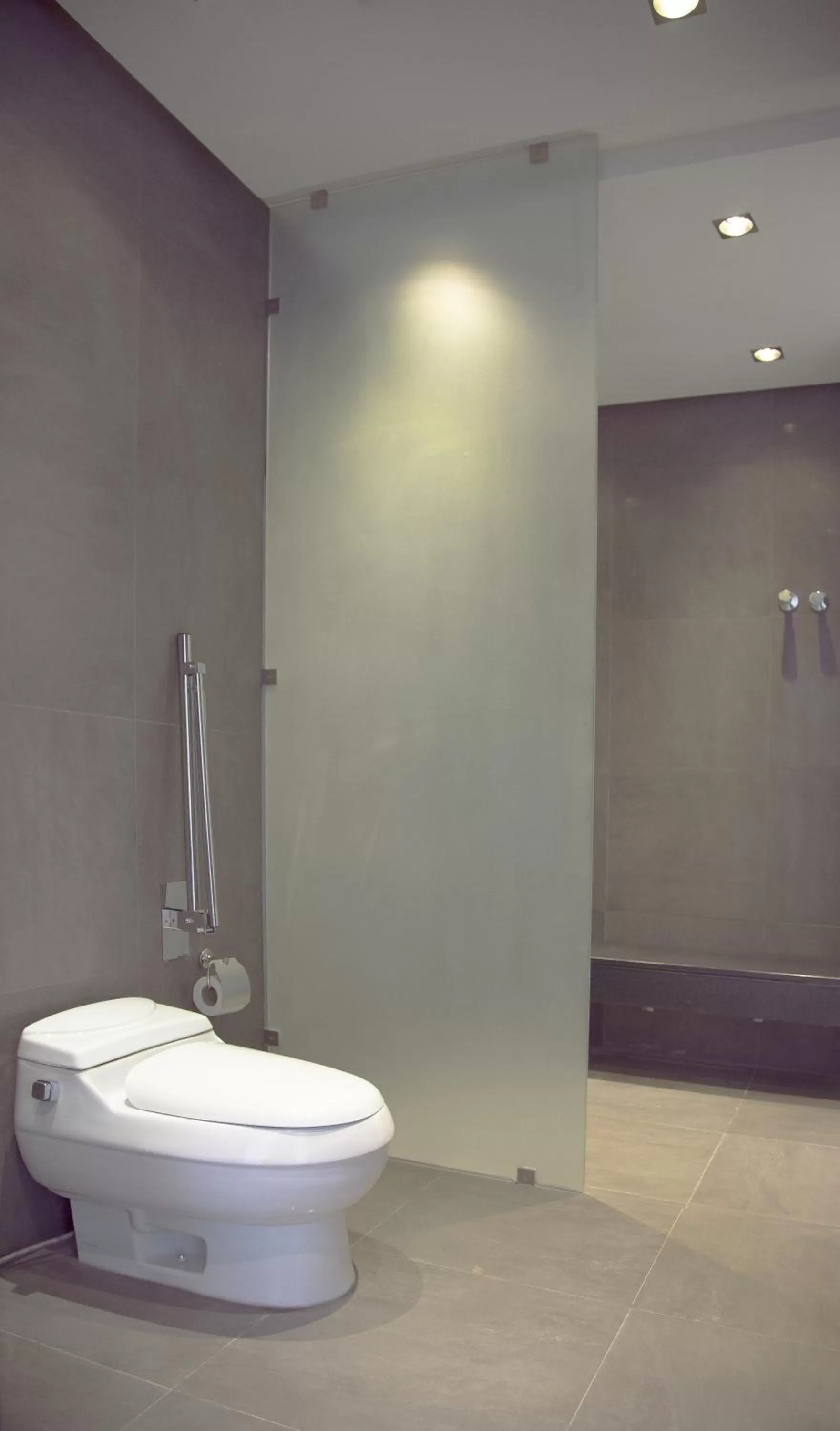 Bathroom in Rafa Hotel Apart