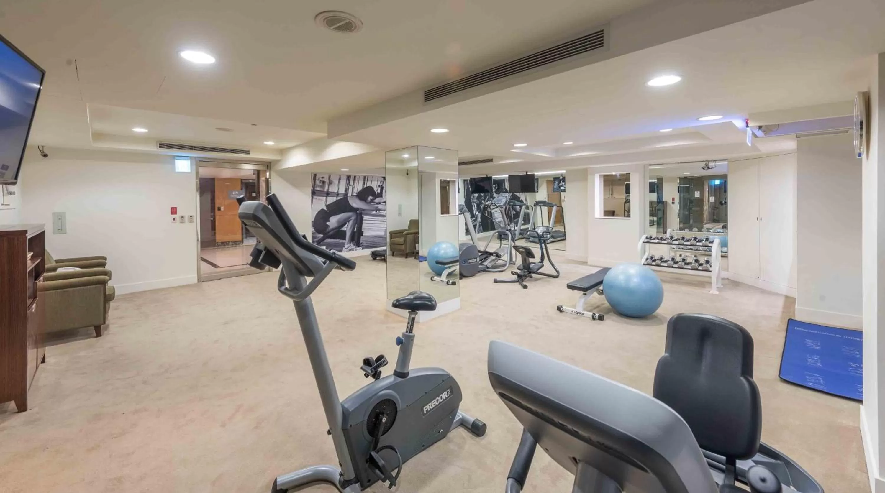 Fitness centre/facilities in Royal Biz Taipei Hotel