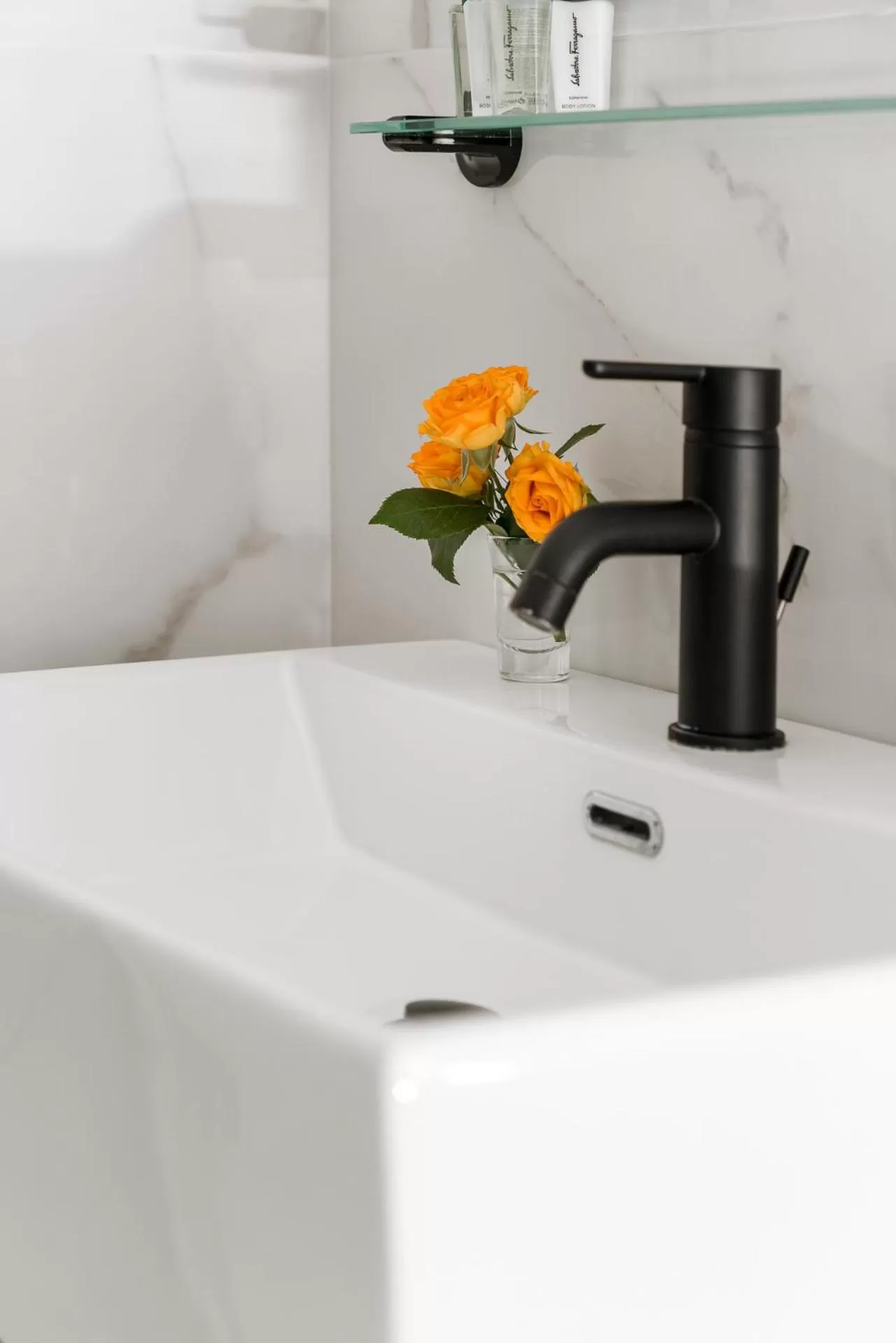 Decorative detail in Albergo Rossini 1936