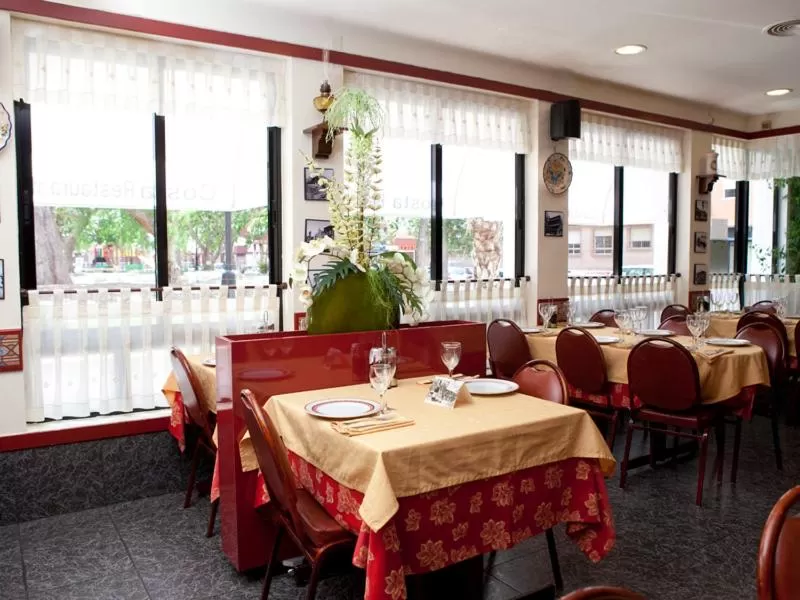 Restaurant/Places to Eat in Hotel Costa