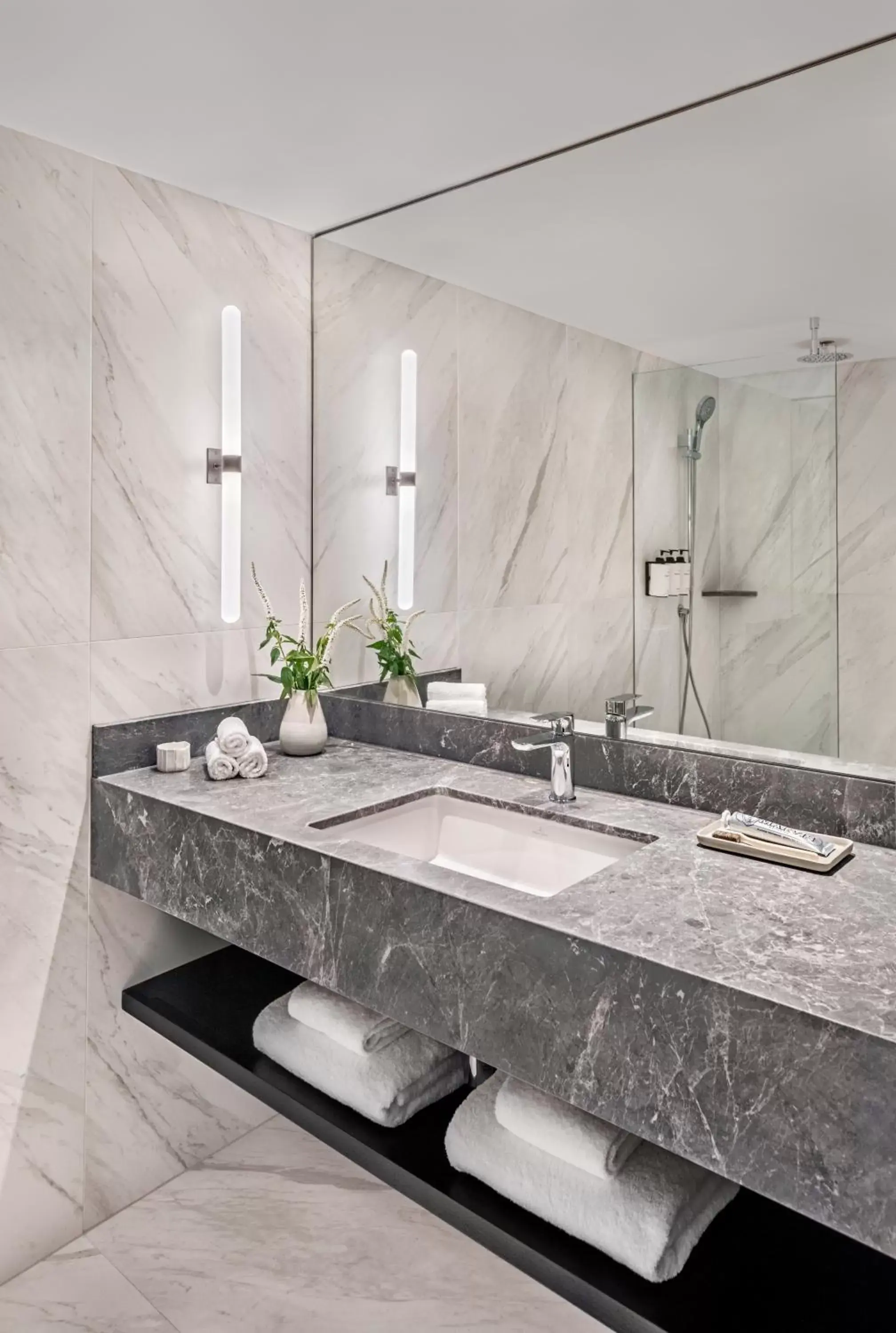 Classic King Room with Harbor View - Club Lounge Access in InterContinental Sydney by IHG Classic King Room with Harbor View - Club Lounge Access in InterContinental Sydney by IHG