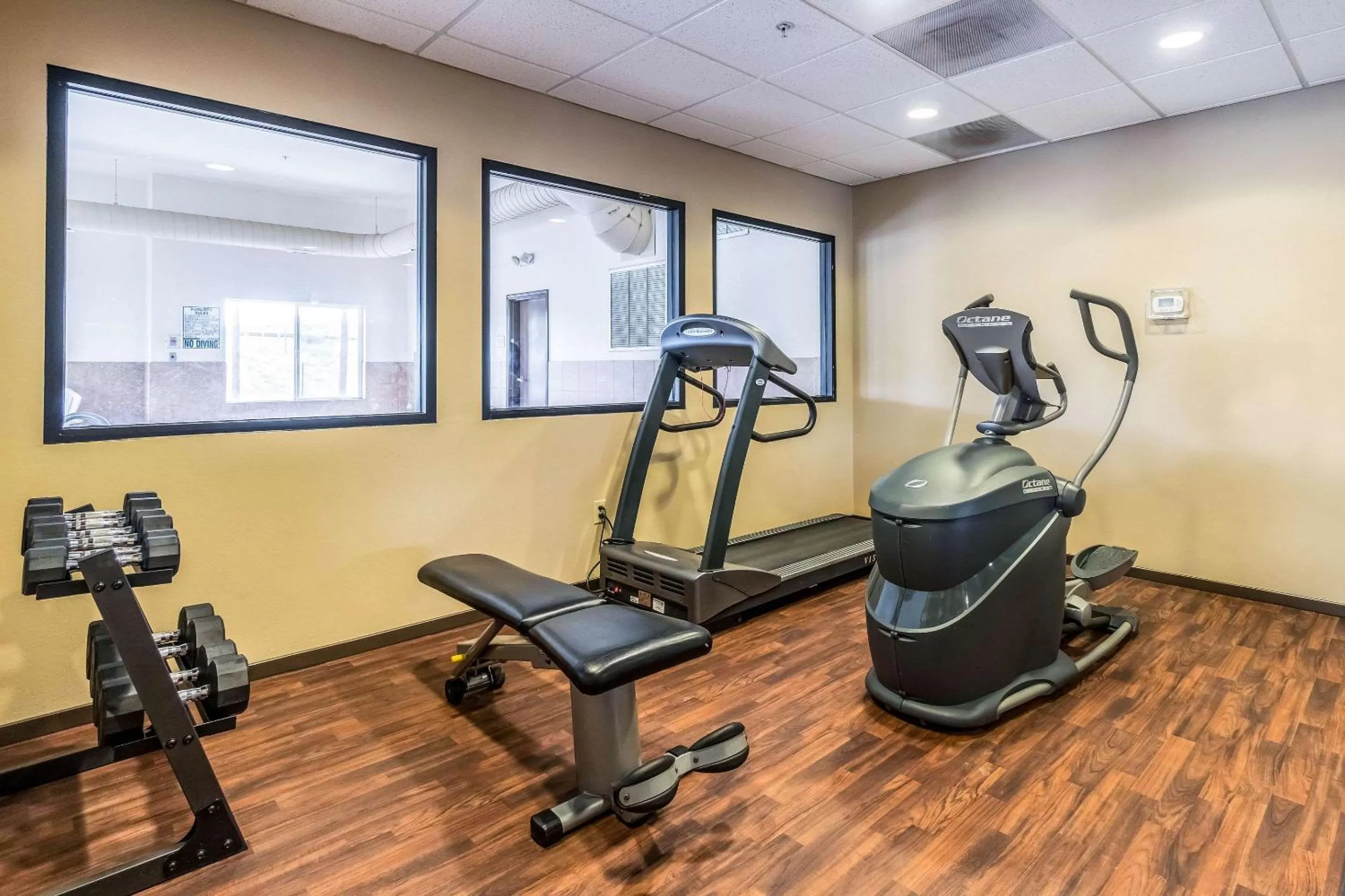 Fitness centre/facilities in Comfort Inn & Suites Rifle