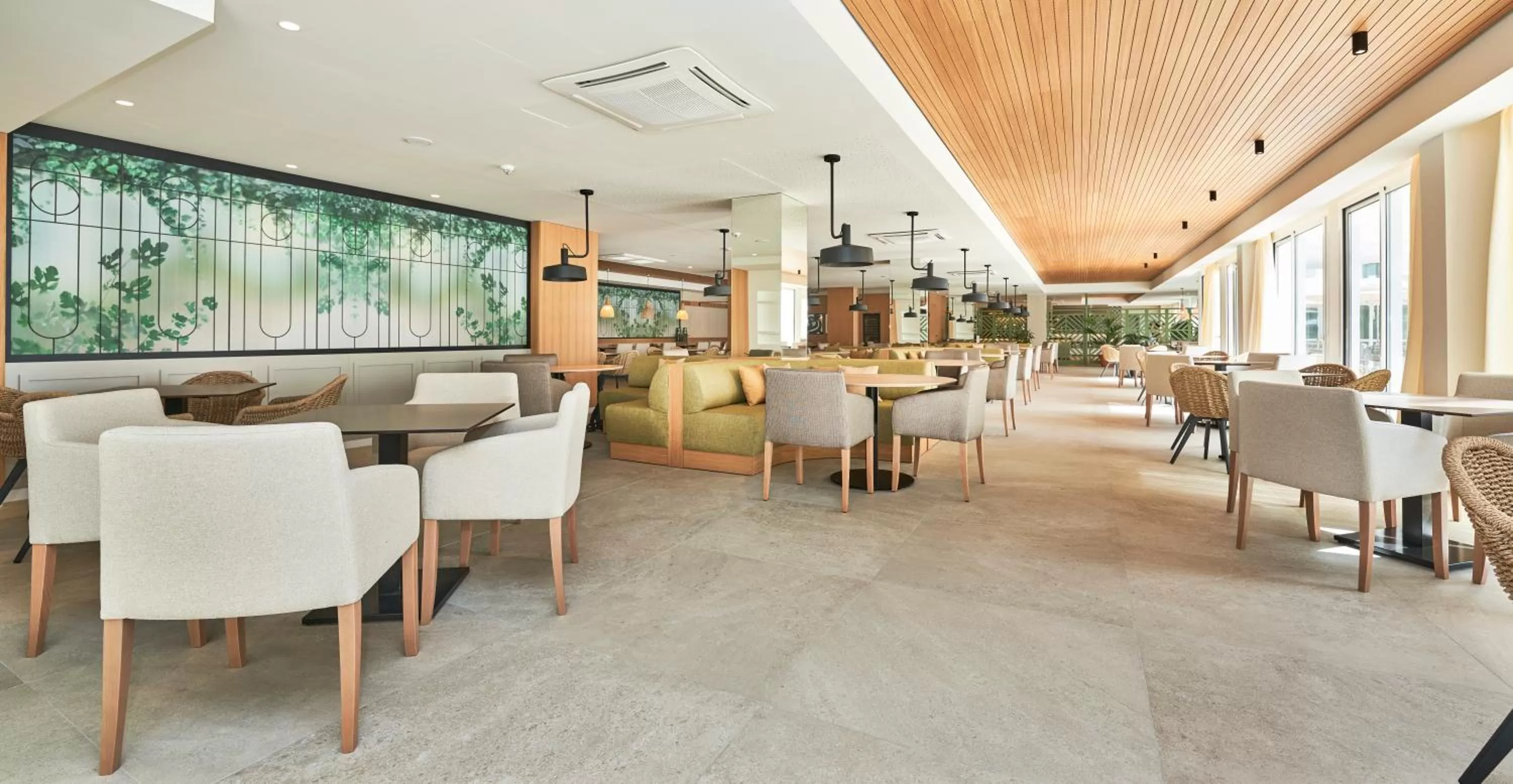 Lounge or bar in Hoposa Hotel & Apartaments VillaConcha