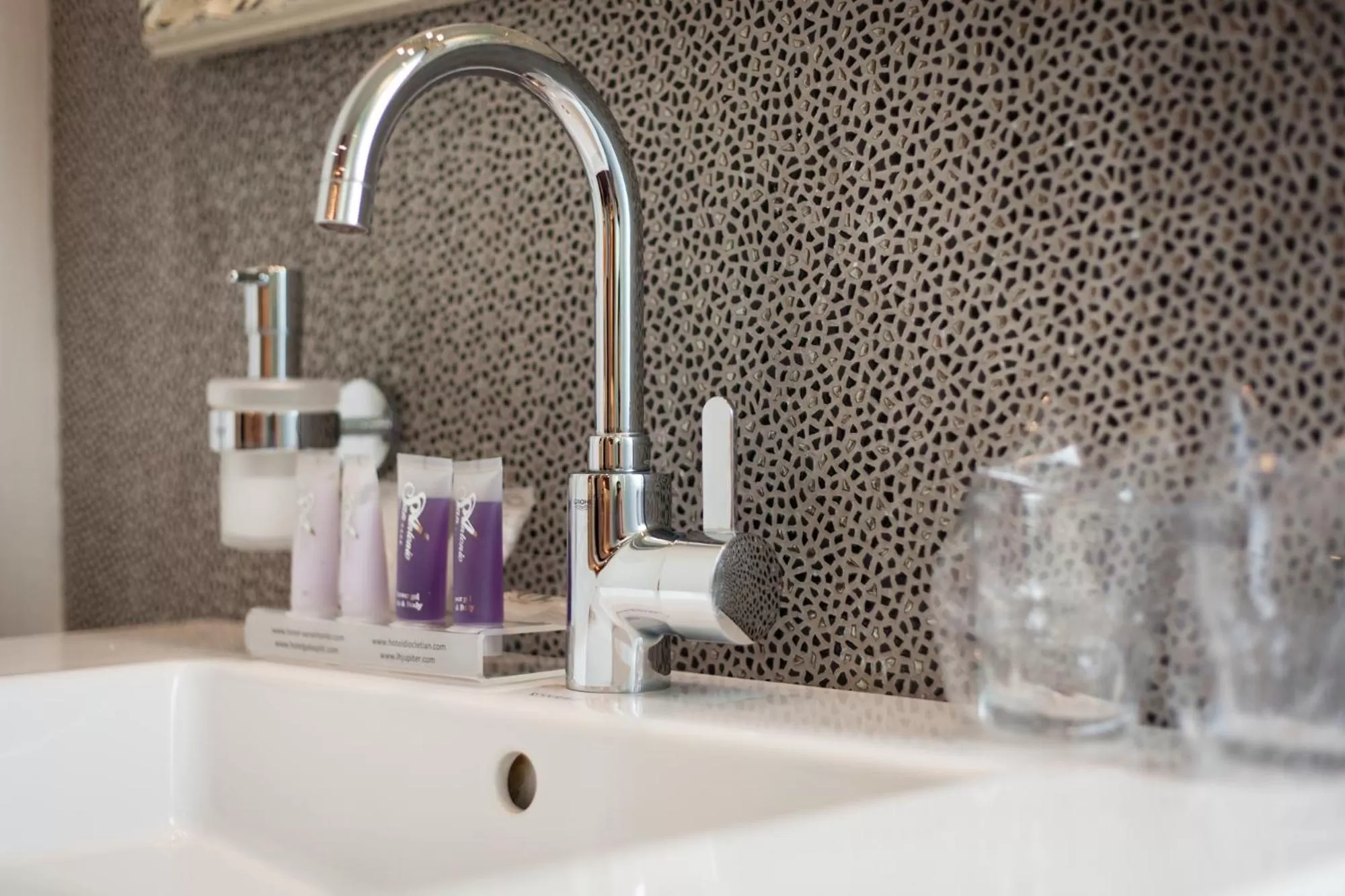 Bathroom in Hotel San Antonio