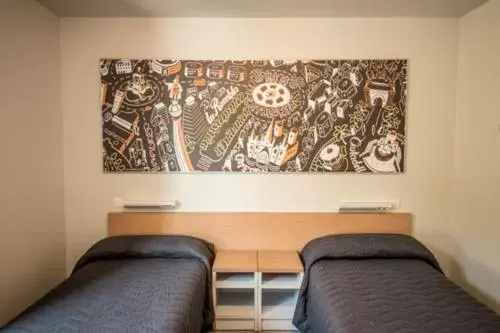 Single Room with Private Bathroom in Barcelona Pere Tarrés Youth Hostel Single Room with Private Bathroom in Barcelona Pere Tarrés Youth Hostel