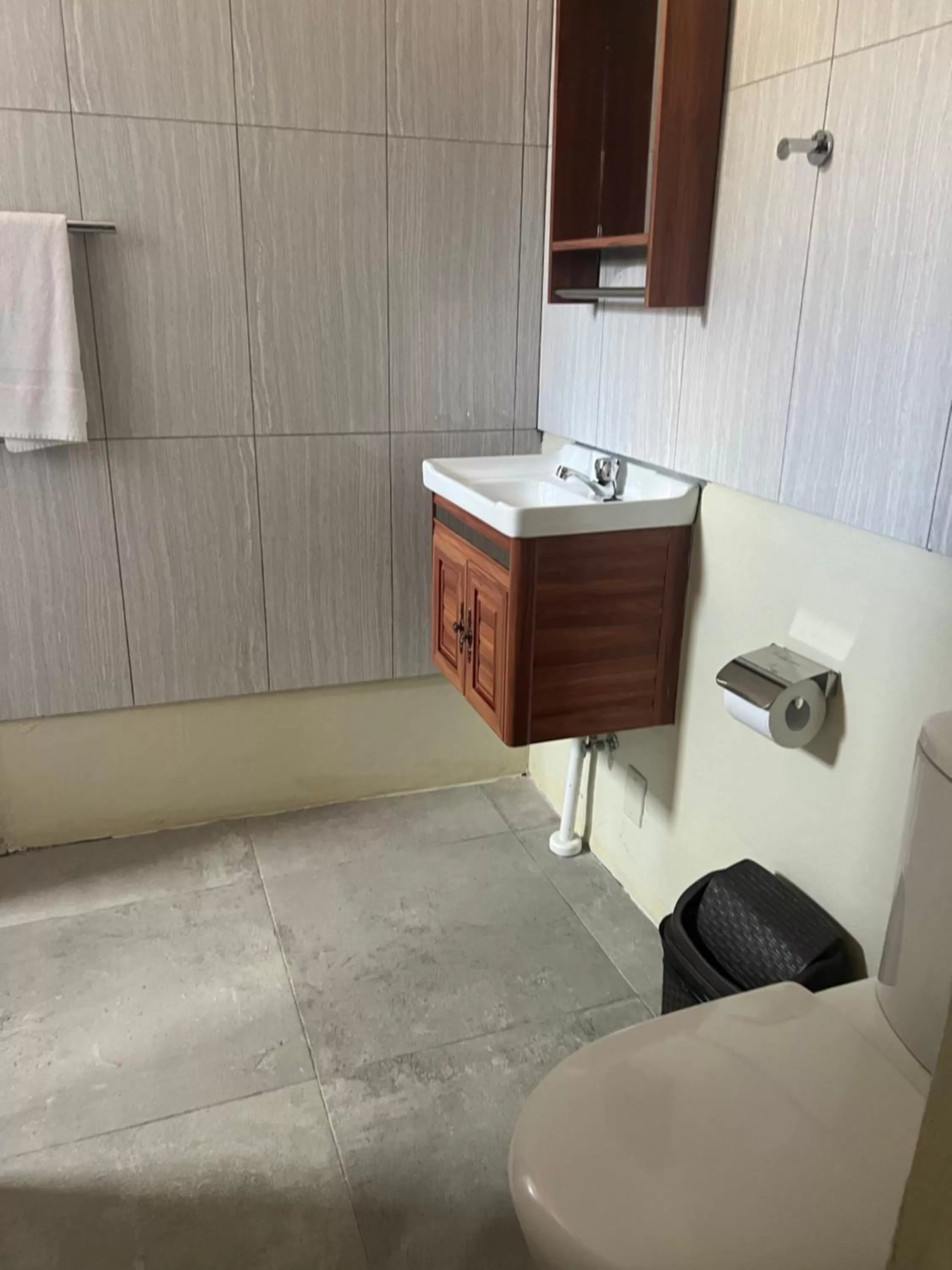 Bathroom in Curasita colour Appartments