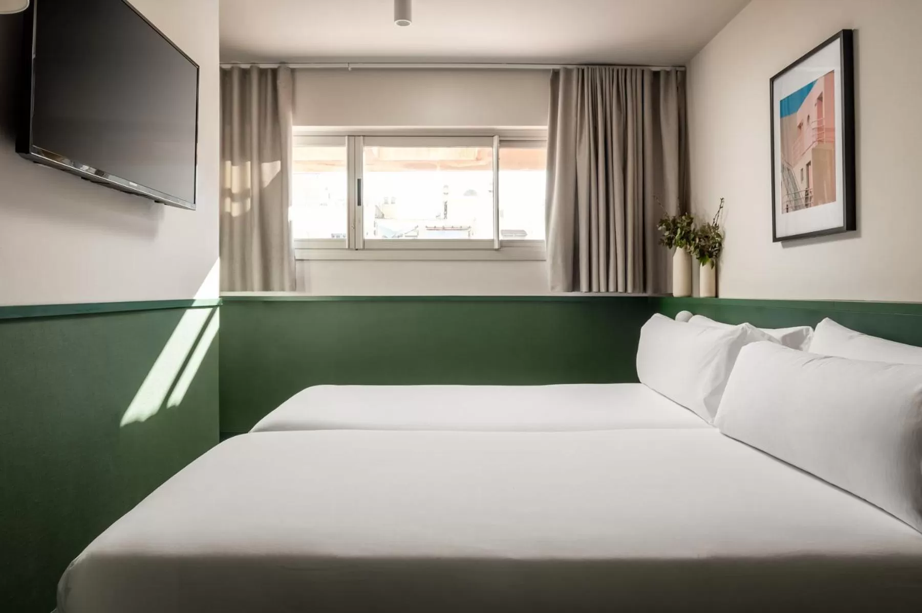 TV and multimedia, Bed in BYPILLOW Mothern