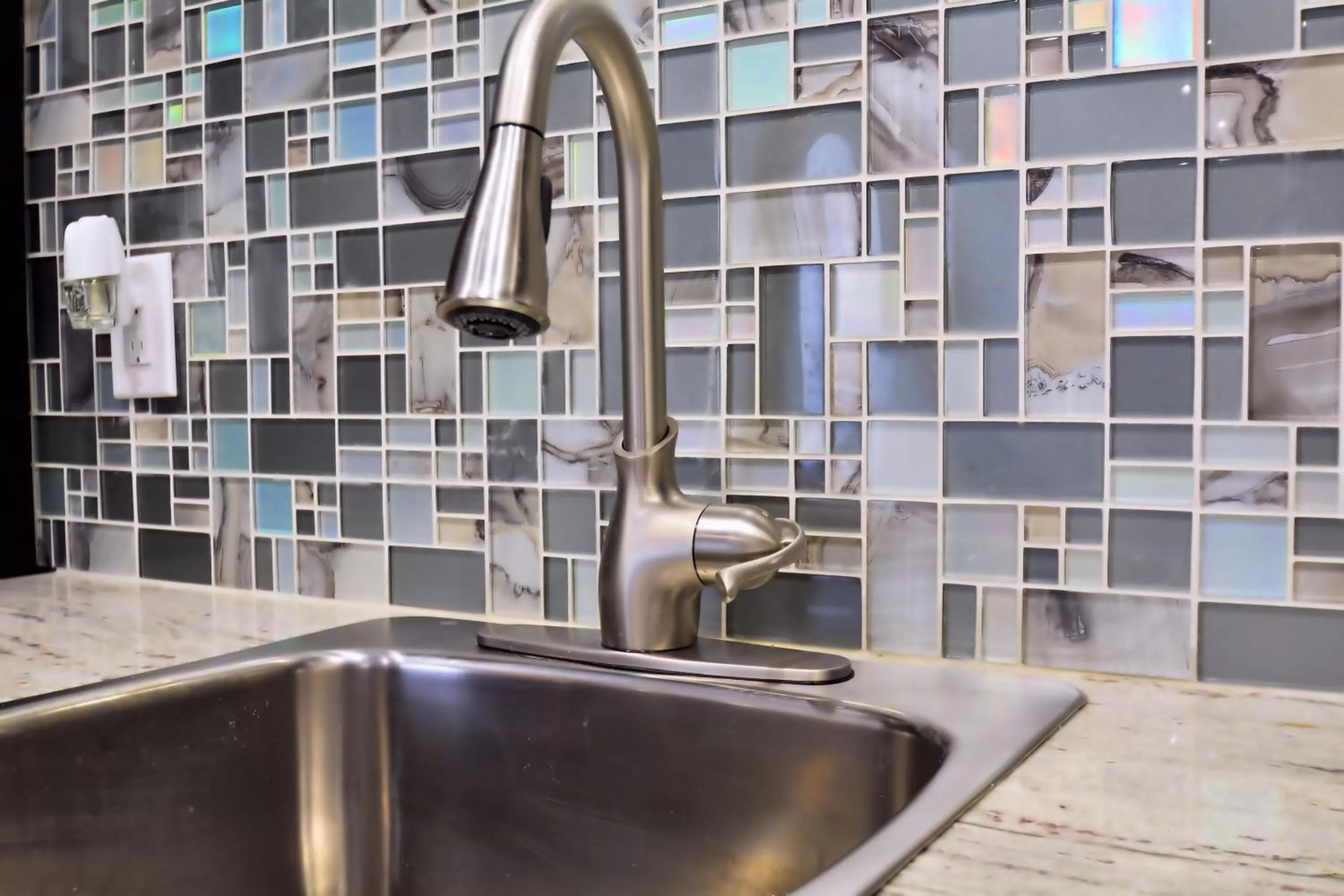 Kitchen or kitchenette in Crystal Lodge Motel