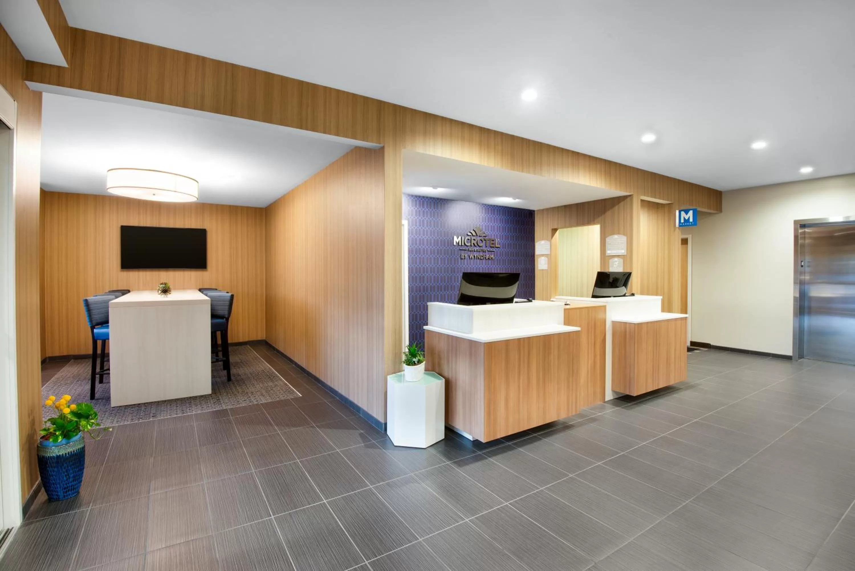 Lobby or reception in Microtel Inn & Suites by Wyndham Farmington