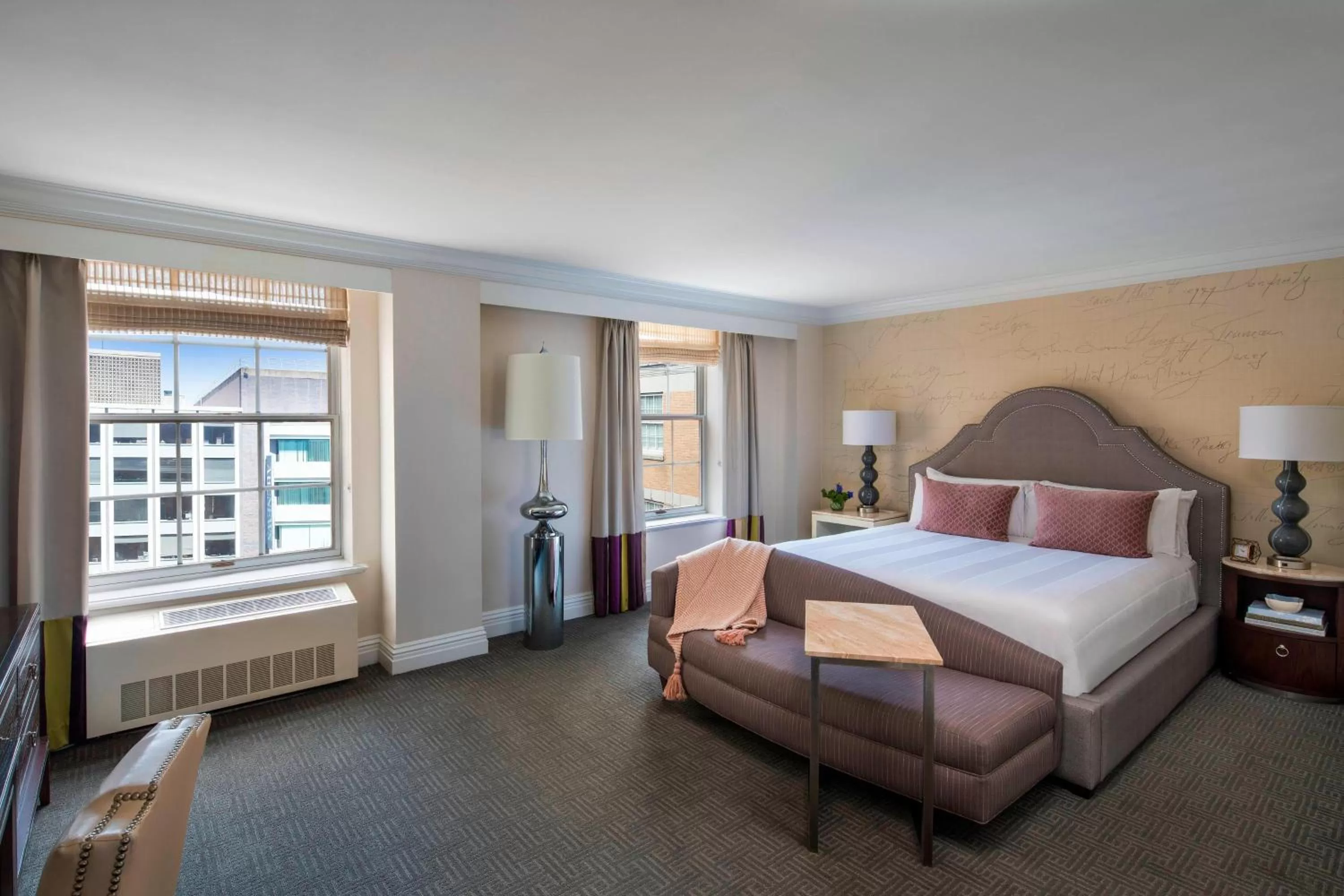 Deluxe King Room - Hearing Accessible in The Mayflower Hotel, Autograph Collection