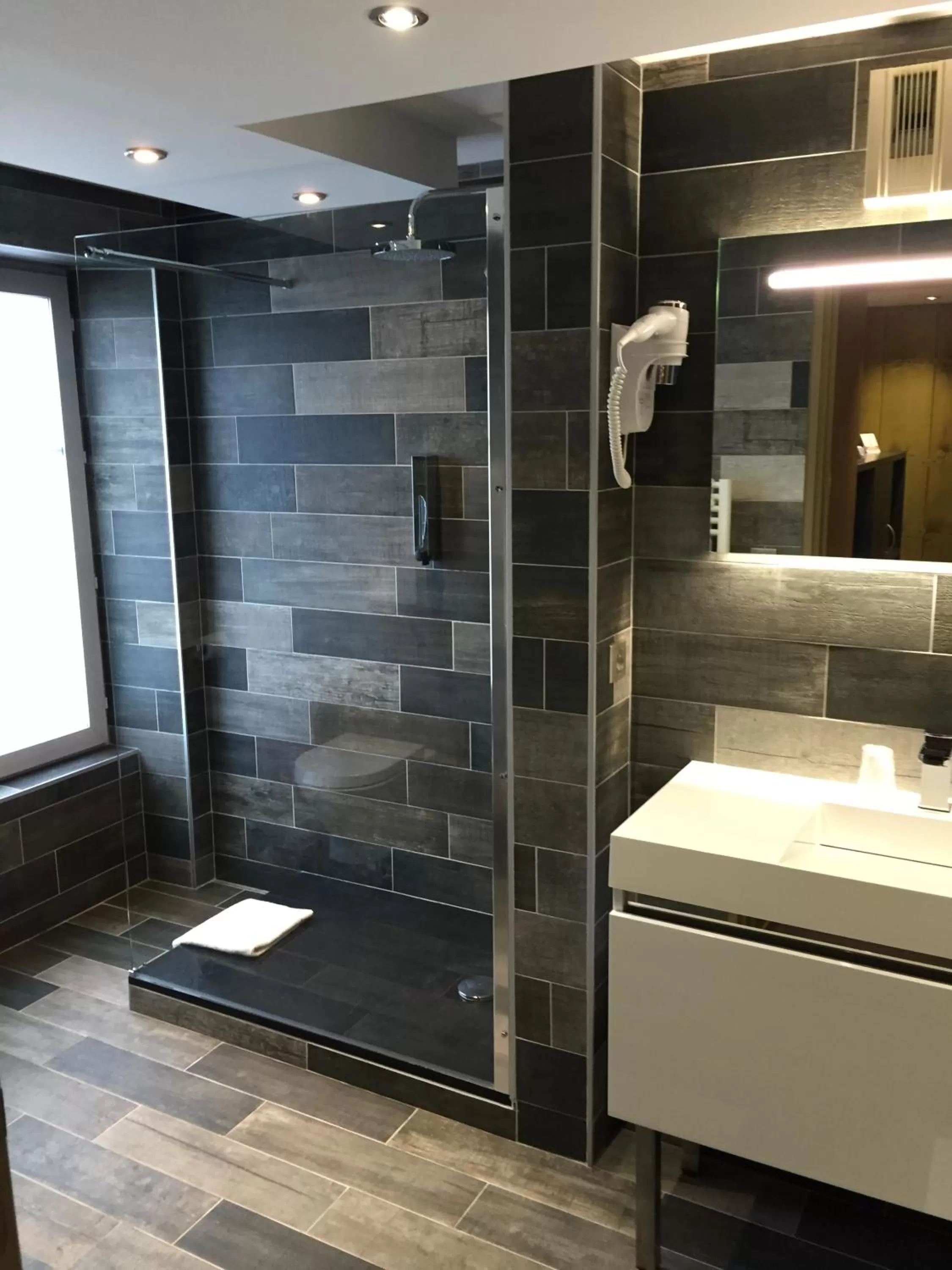 Photo of the whole room in Nota Bene