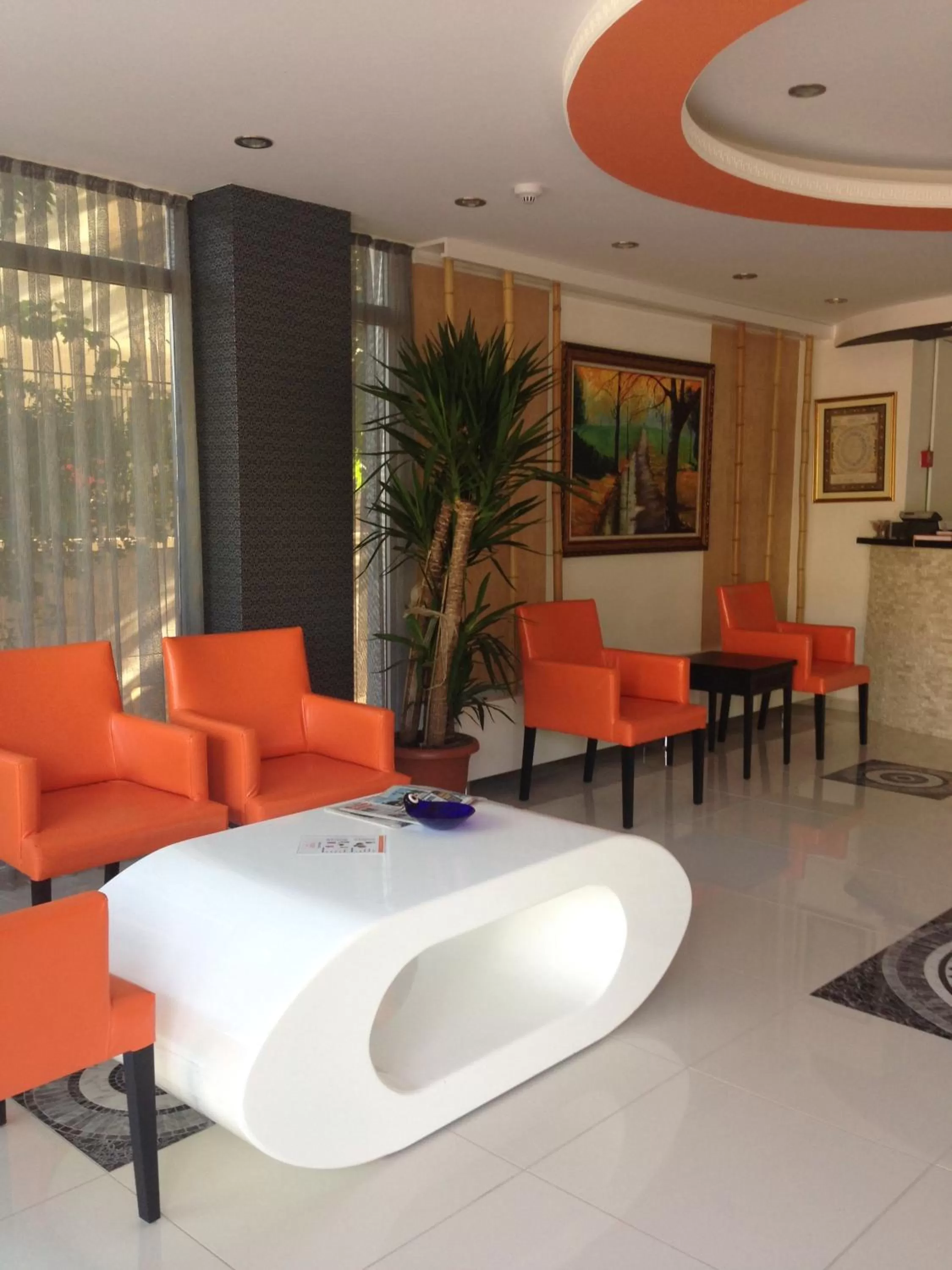 Lobby or reception in Mutado Hotel