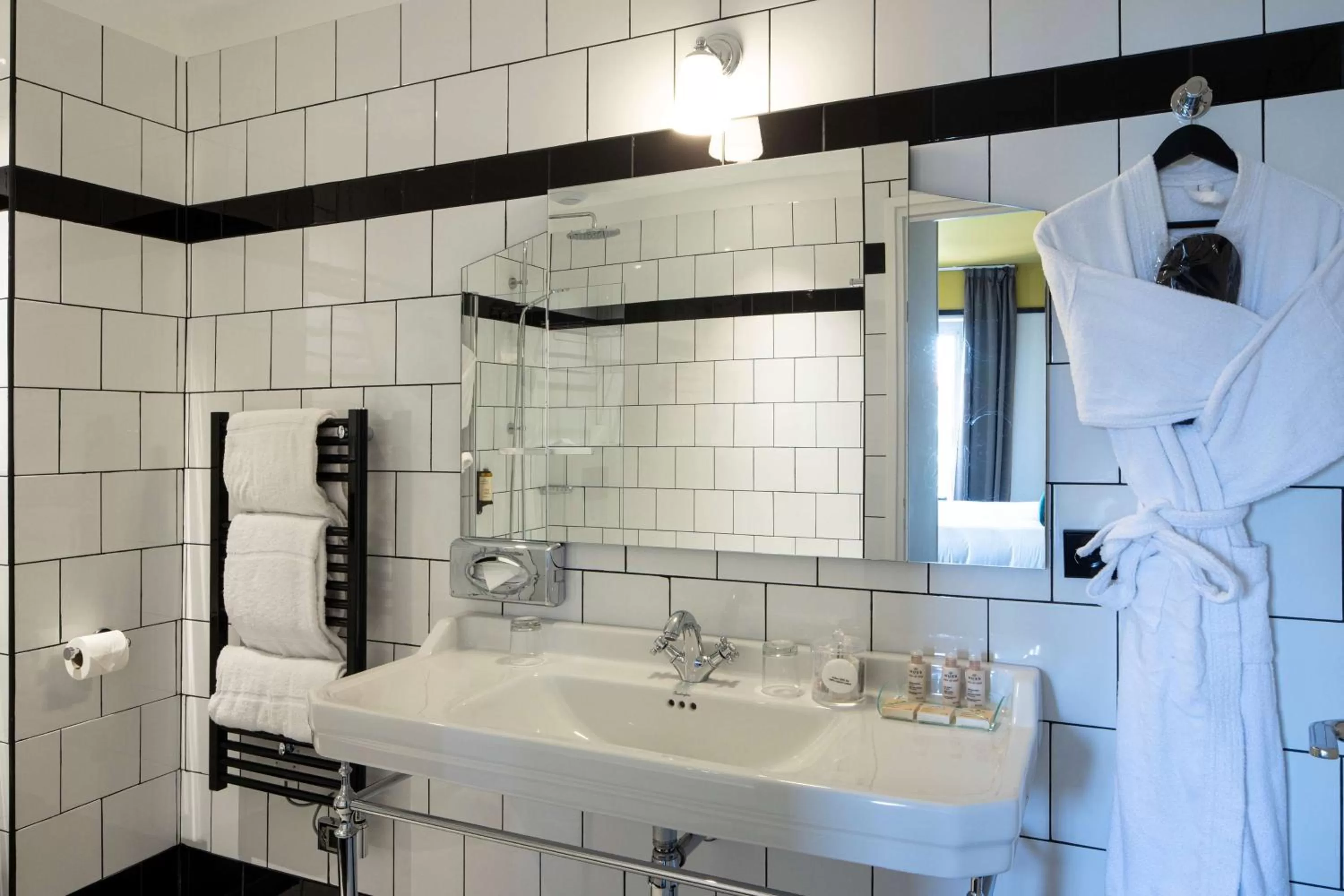 Bathroom in Best Western Premier Hotel Roosevelt