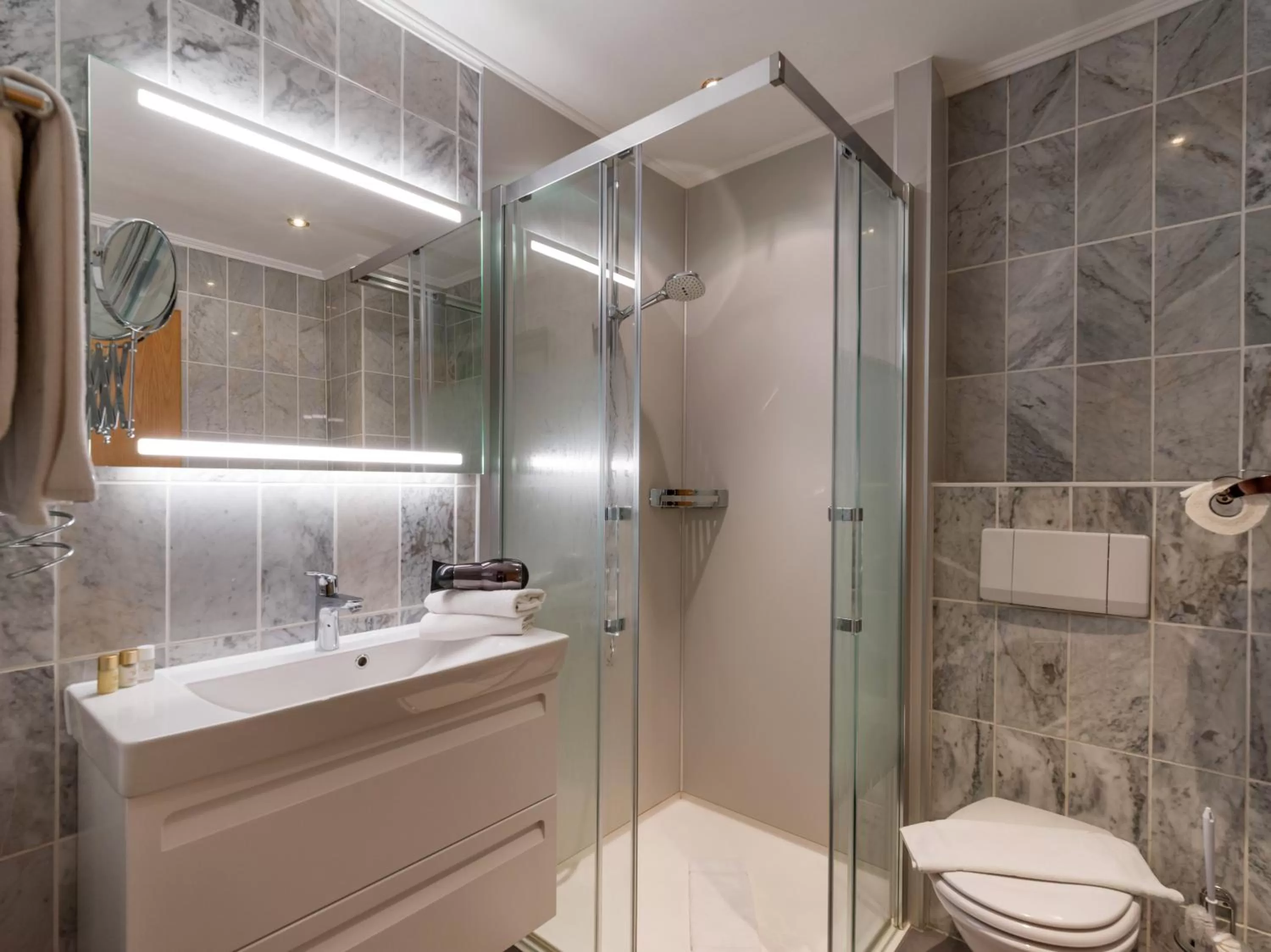 Shower in Apparthotel Tom Sojer