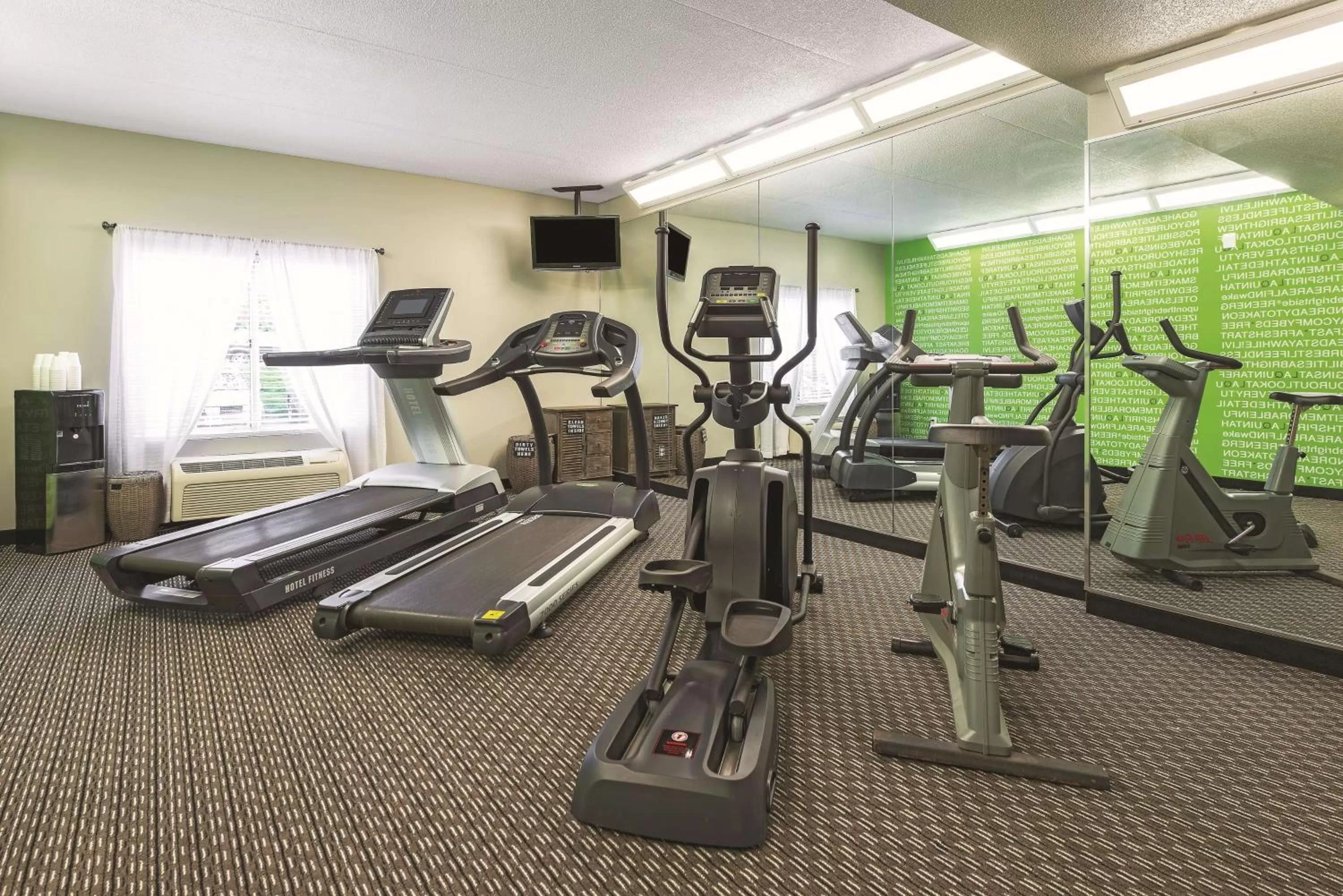 Fitness centre/facilities in La Quinta by Wyndham St. Louis Westport
