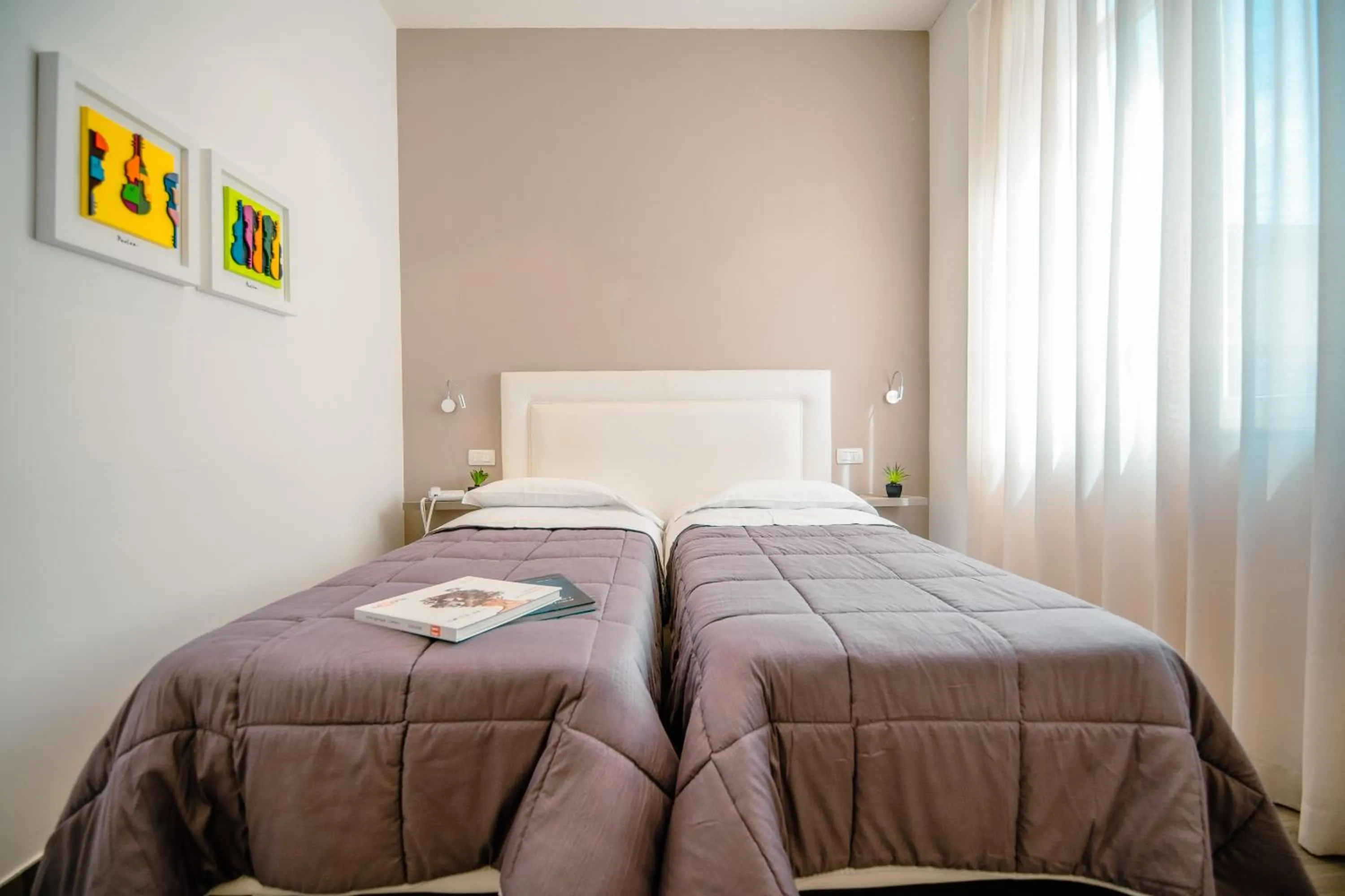 Photo of the whole room, Bed in Hotel Bruman Salerno