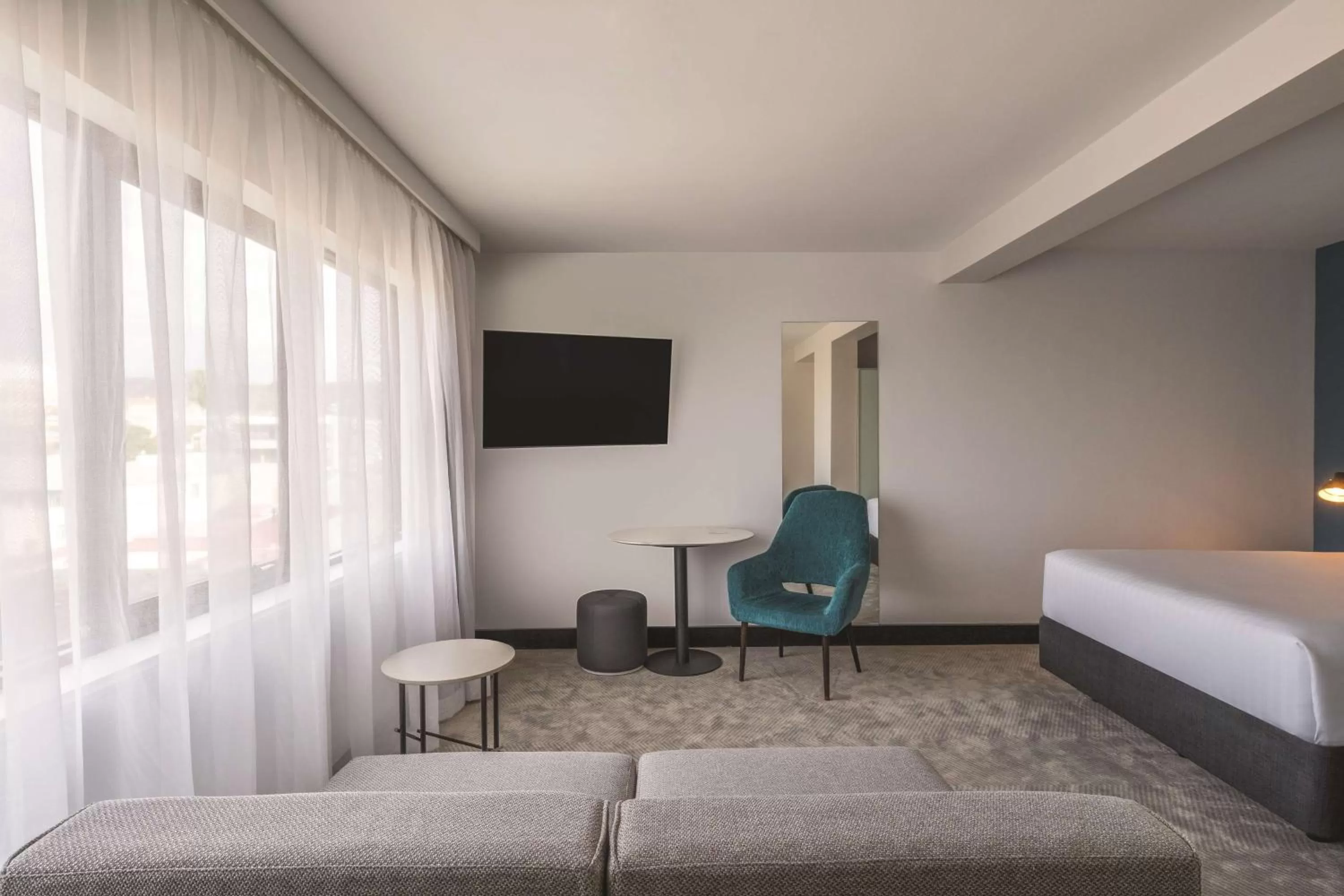 Bedroom, Bed in Travelodge Hotel Hobart