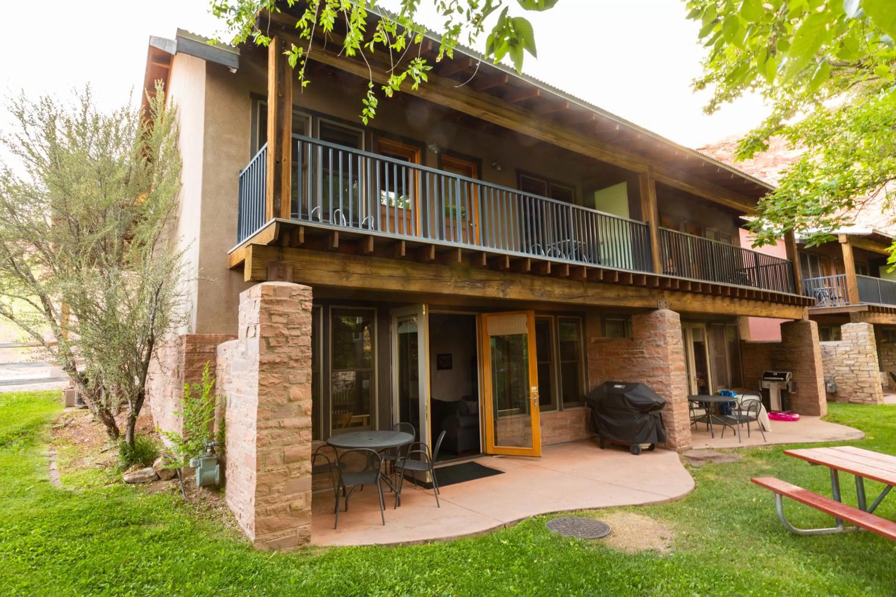 Property Building in Moab Springs Ranch