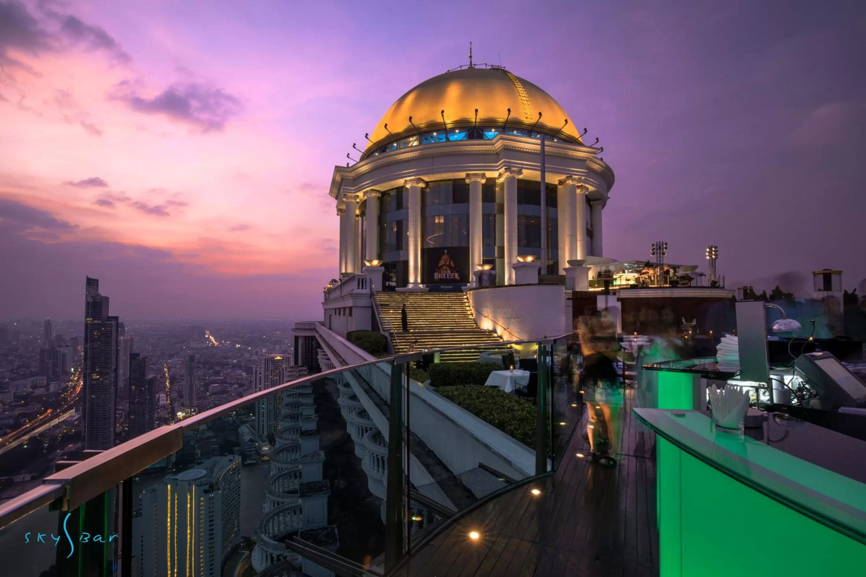 Restaurant/places to eat in lebua at State Tower