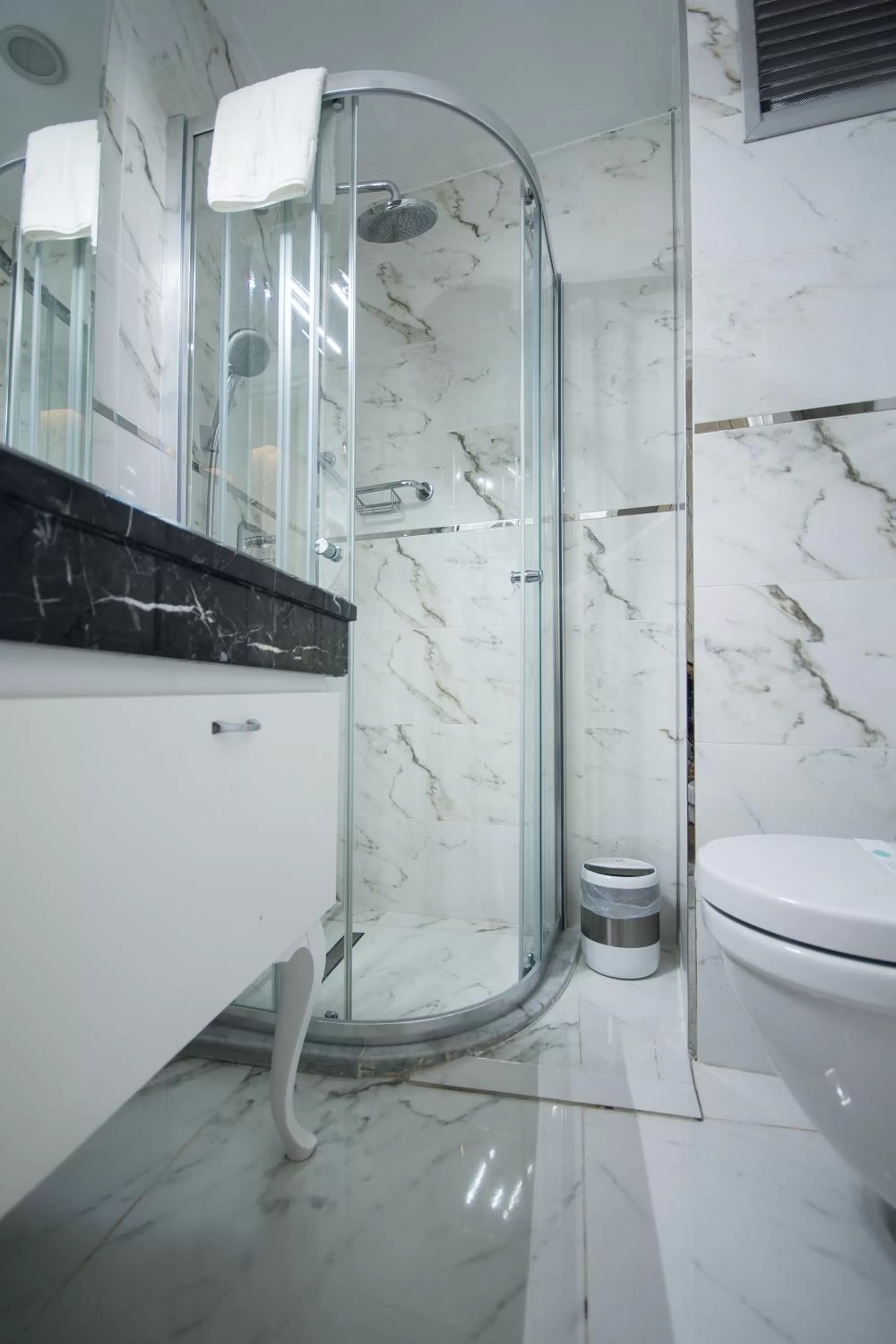 Toilet in Antusa Palace Hotel & Spa