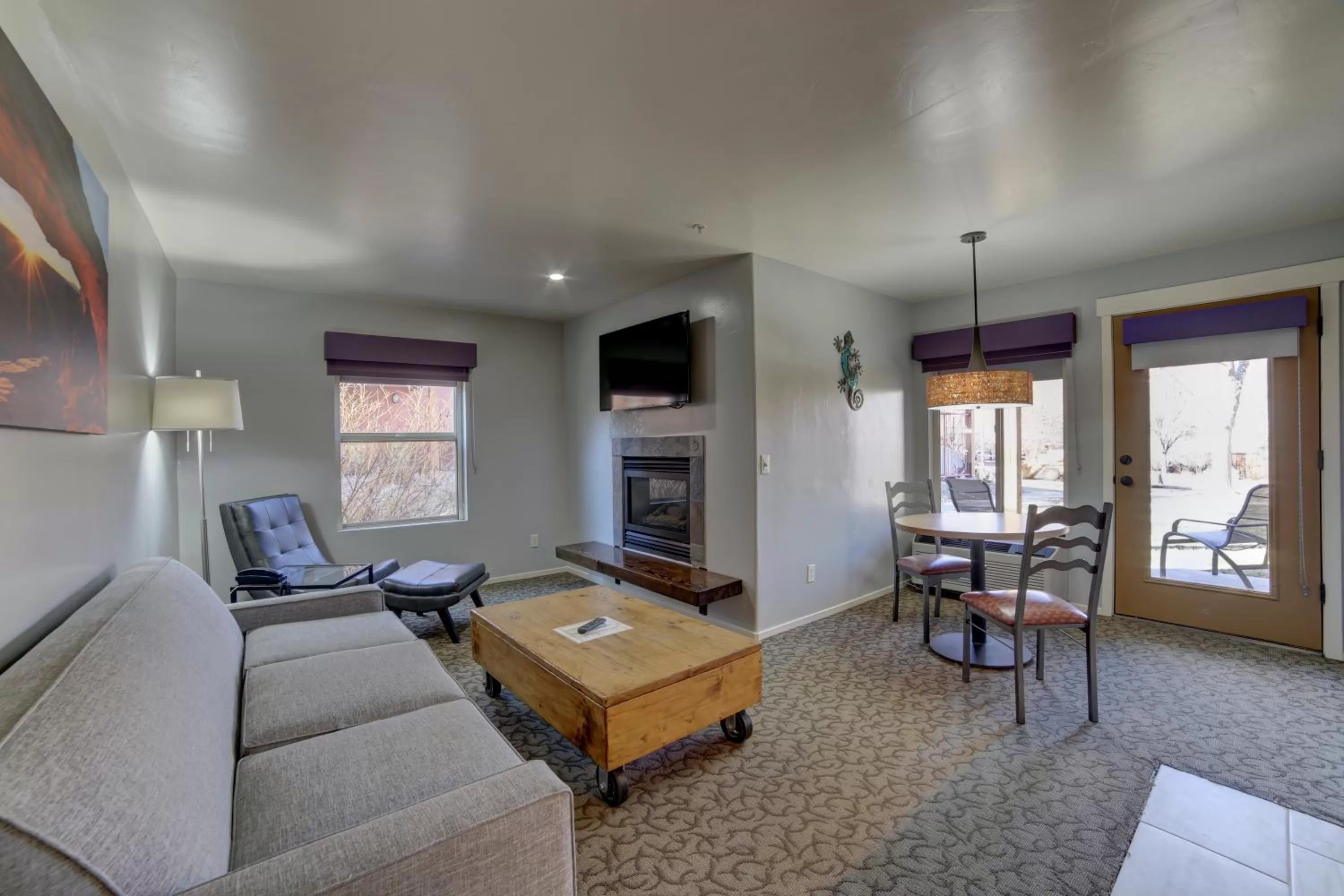 Living room in The Gonzo Inn