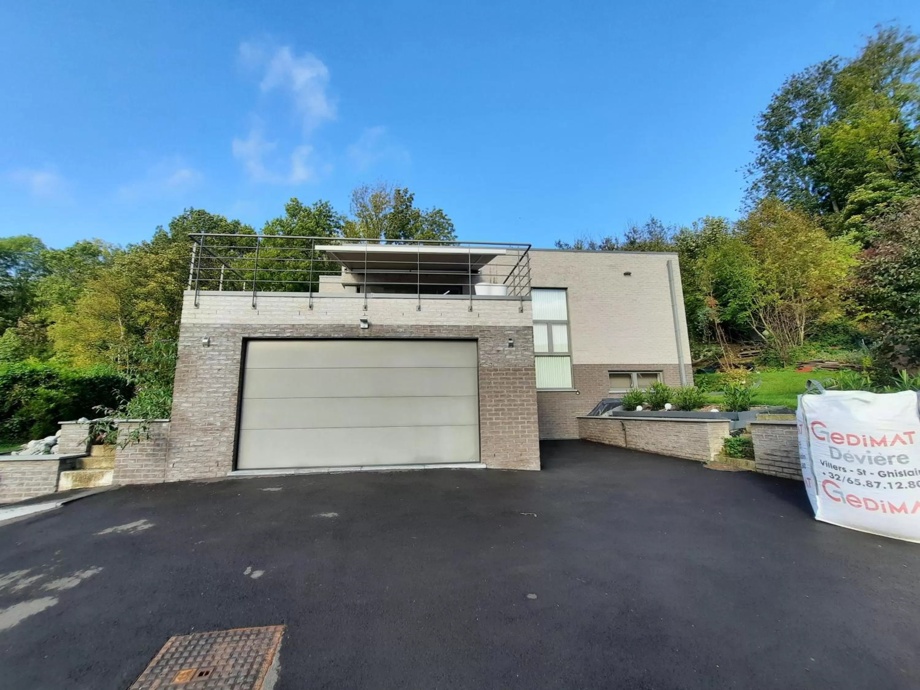 Facade/entrance in La Maison De Marie