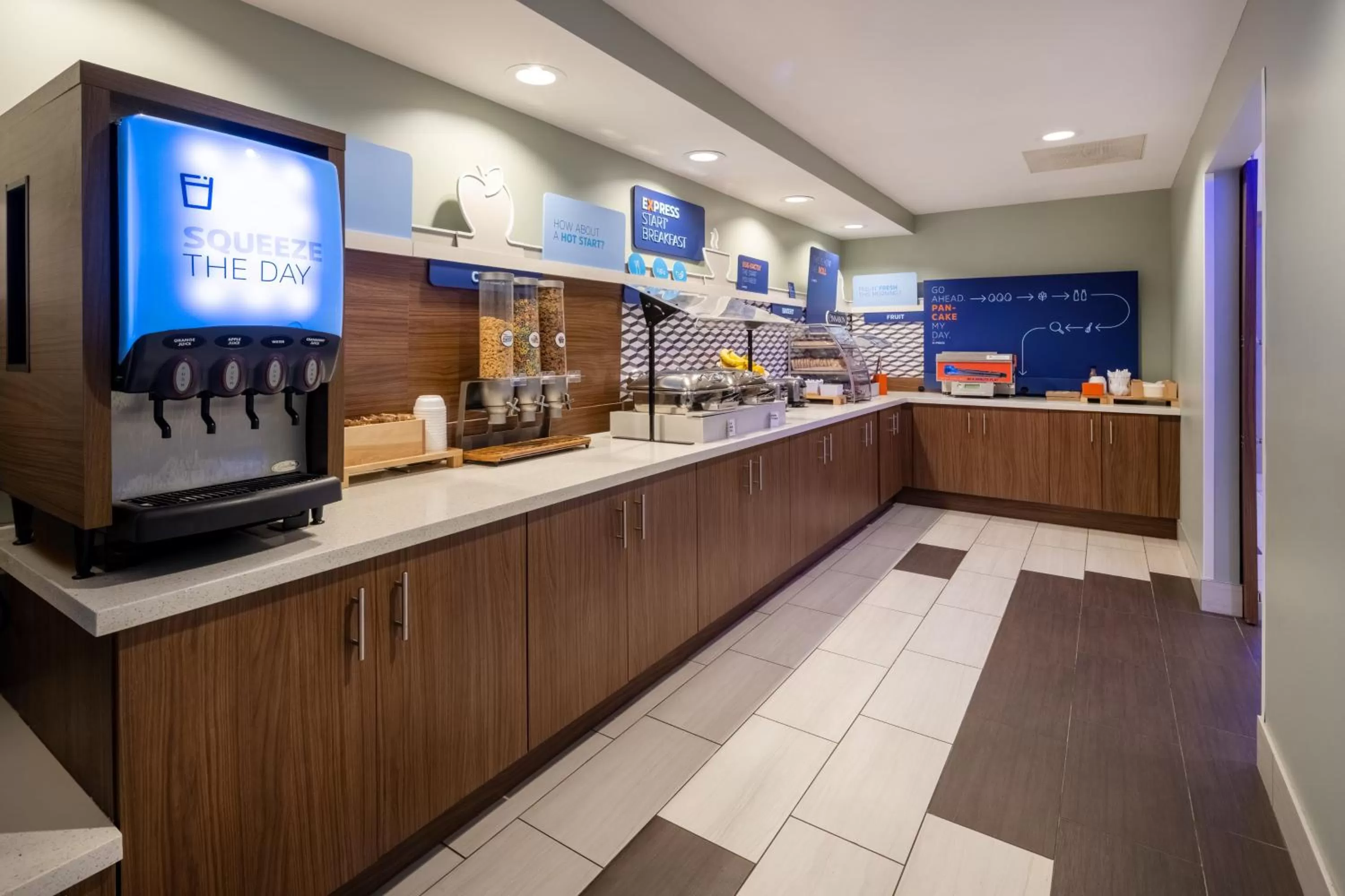 Breakfast in Holiday Inn Express - Coventry S - West Warwick Area by IHG