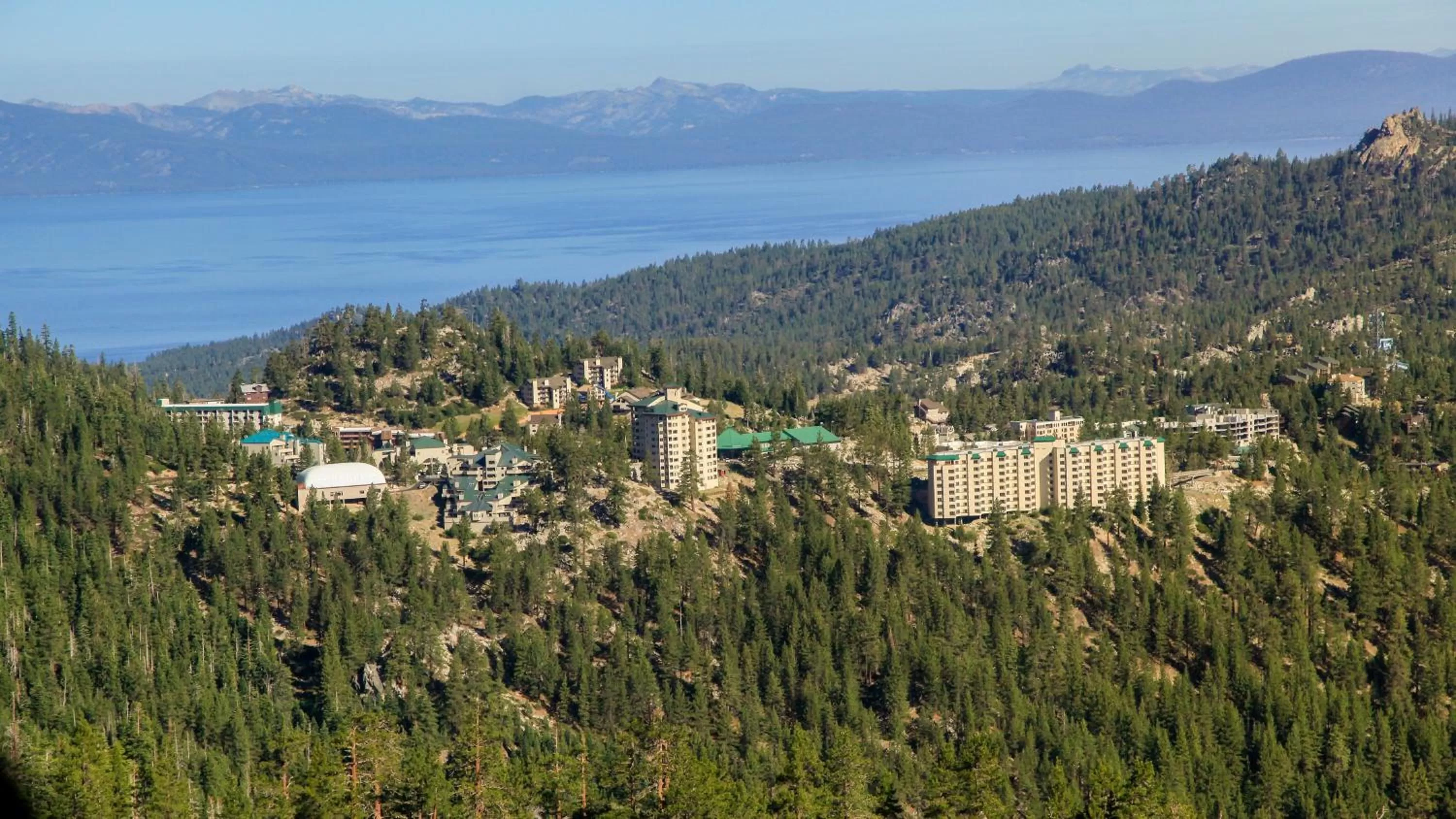 Property building in Holiday Inn Club Vacations - Tahoe Ridge Resort