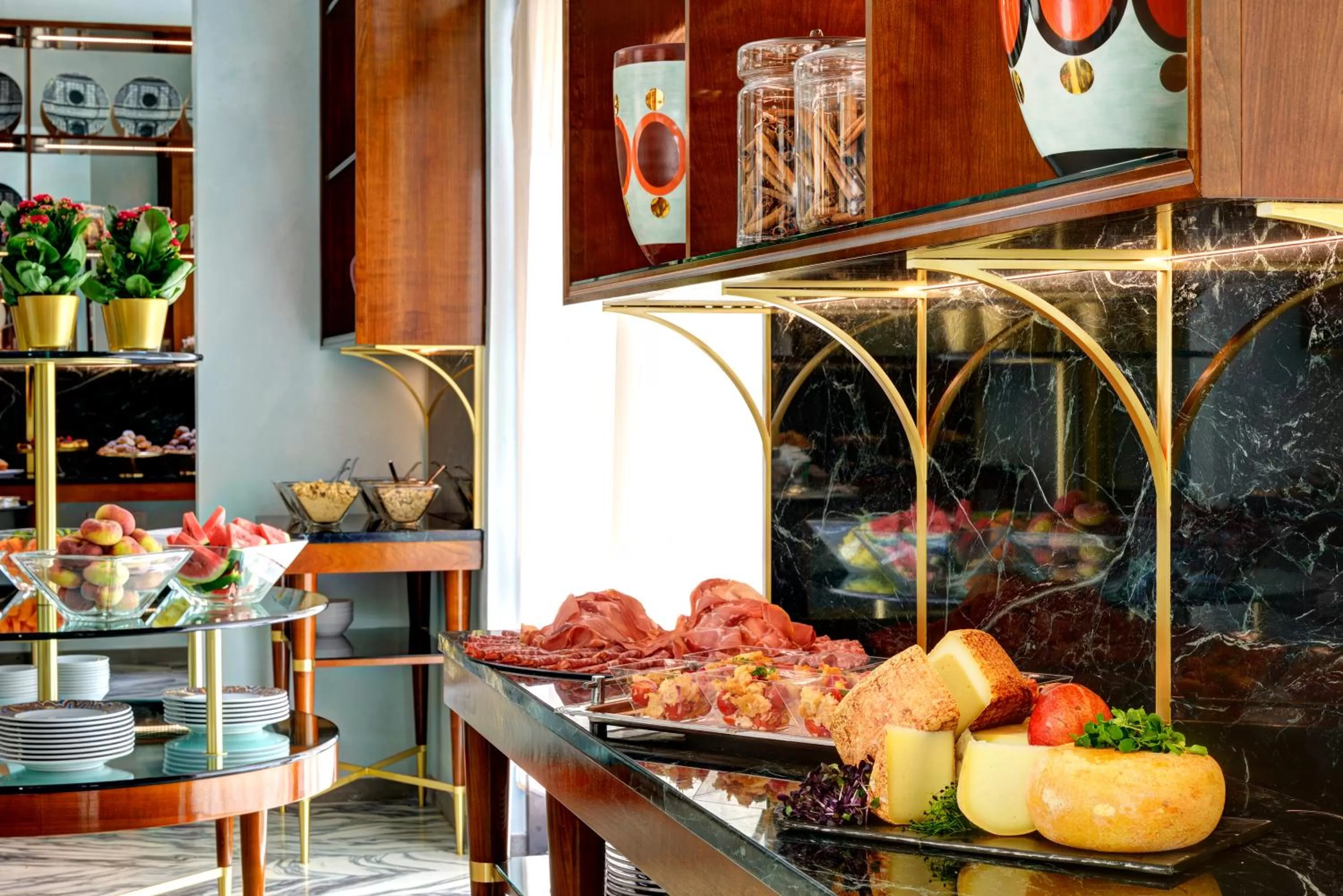 American breakfast in Grand Hotel Minerva