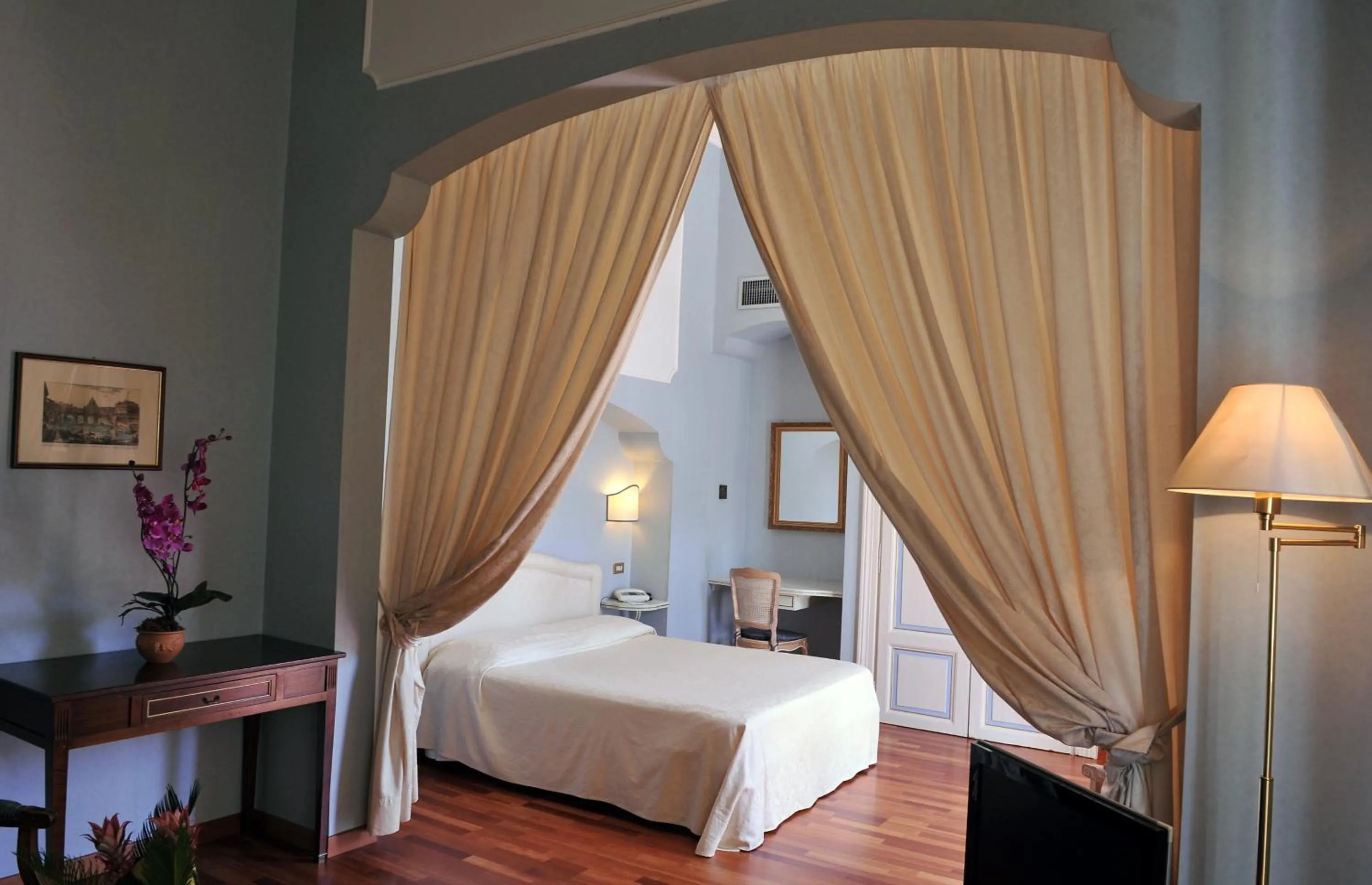 Photo of the whole room, Bed in Grande Albergo Quattro Stagioni