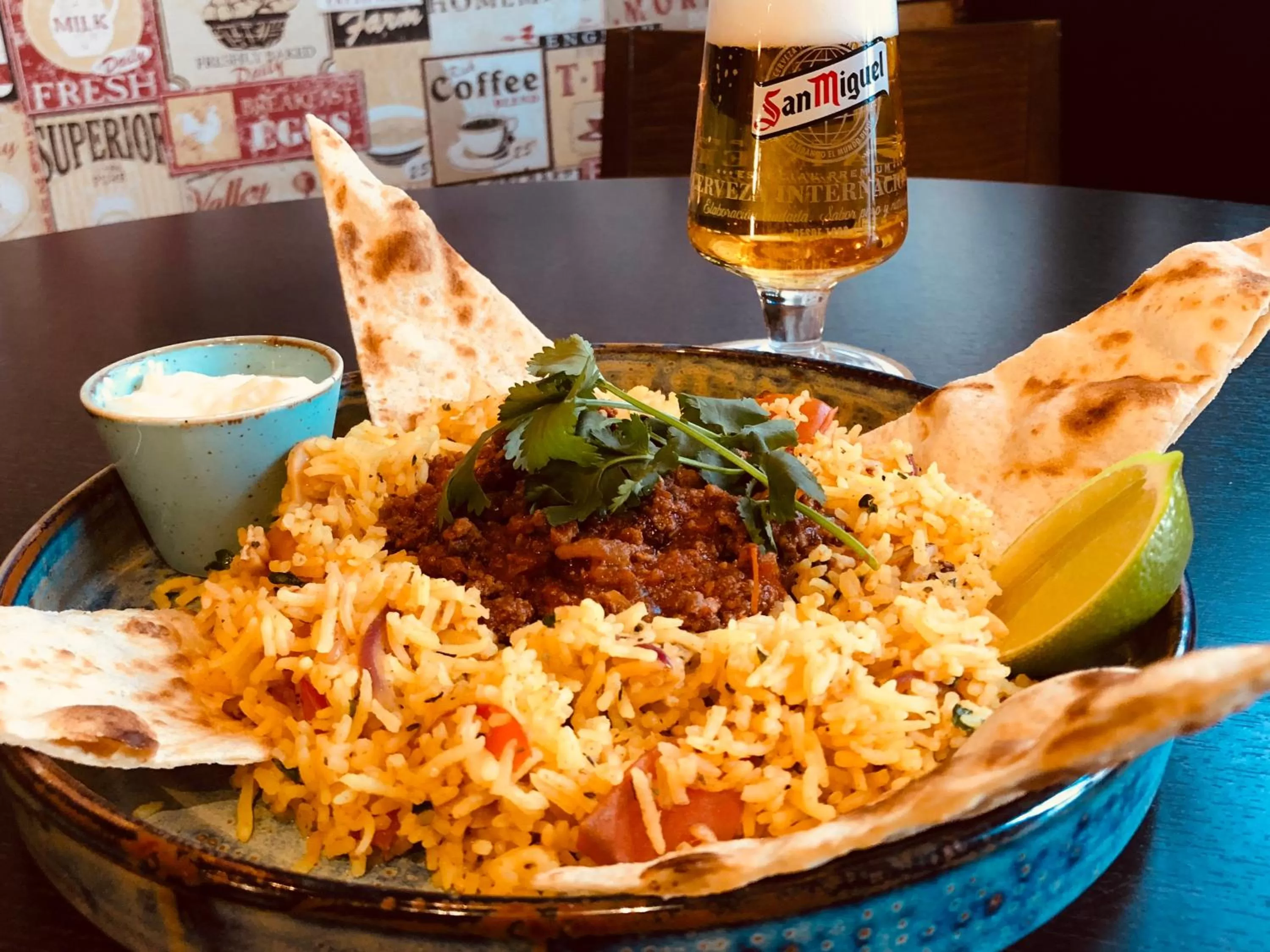 Restaurant/places to eat in Smiths Hotel