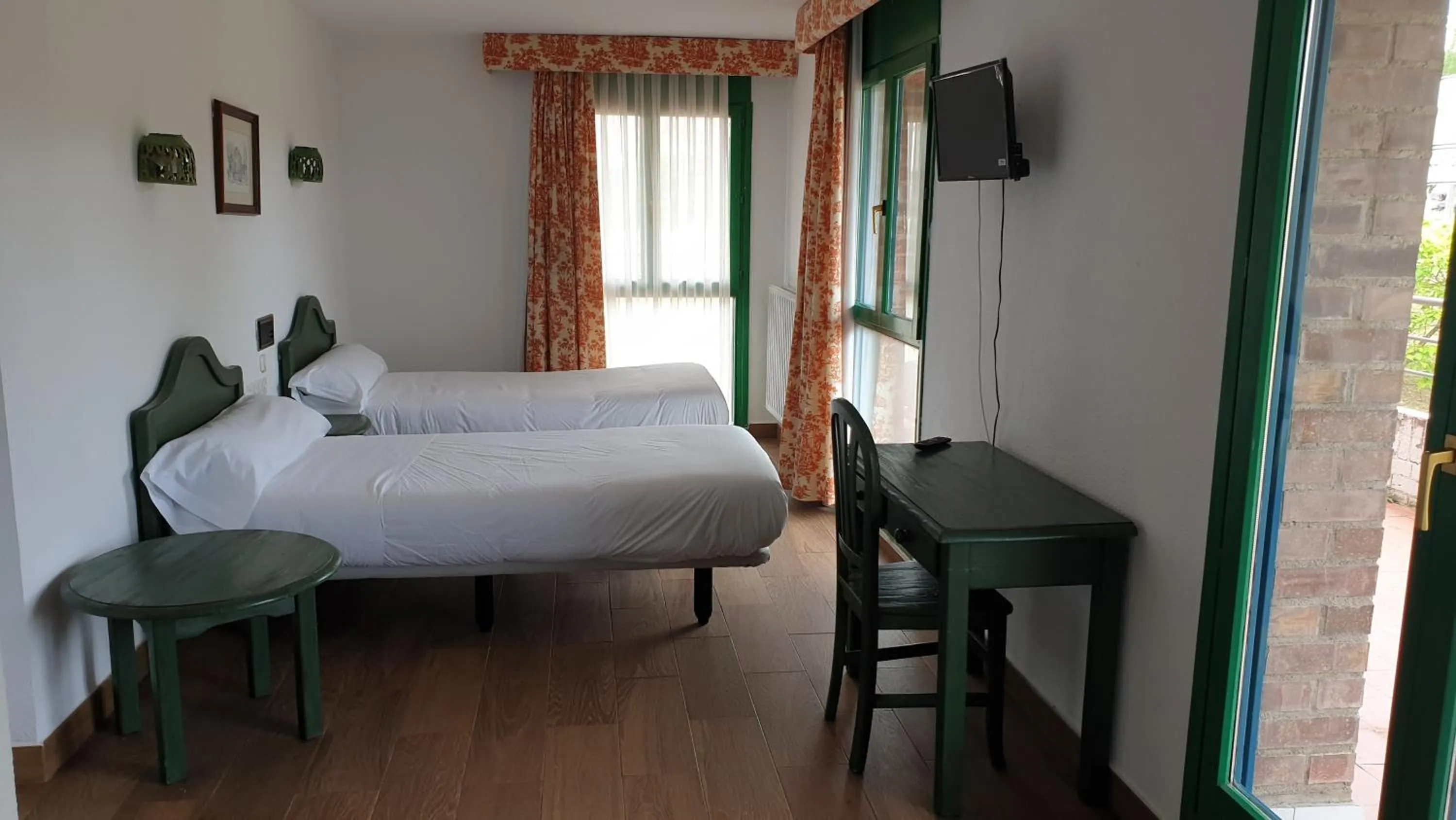 Bed in Sabiñanigo Camp & Hotel