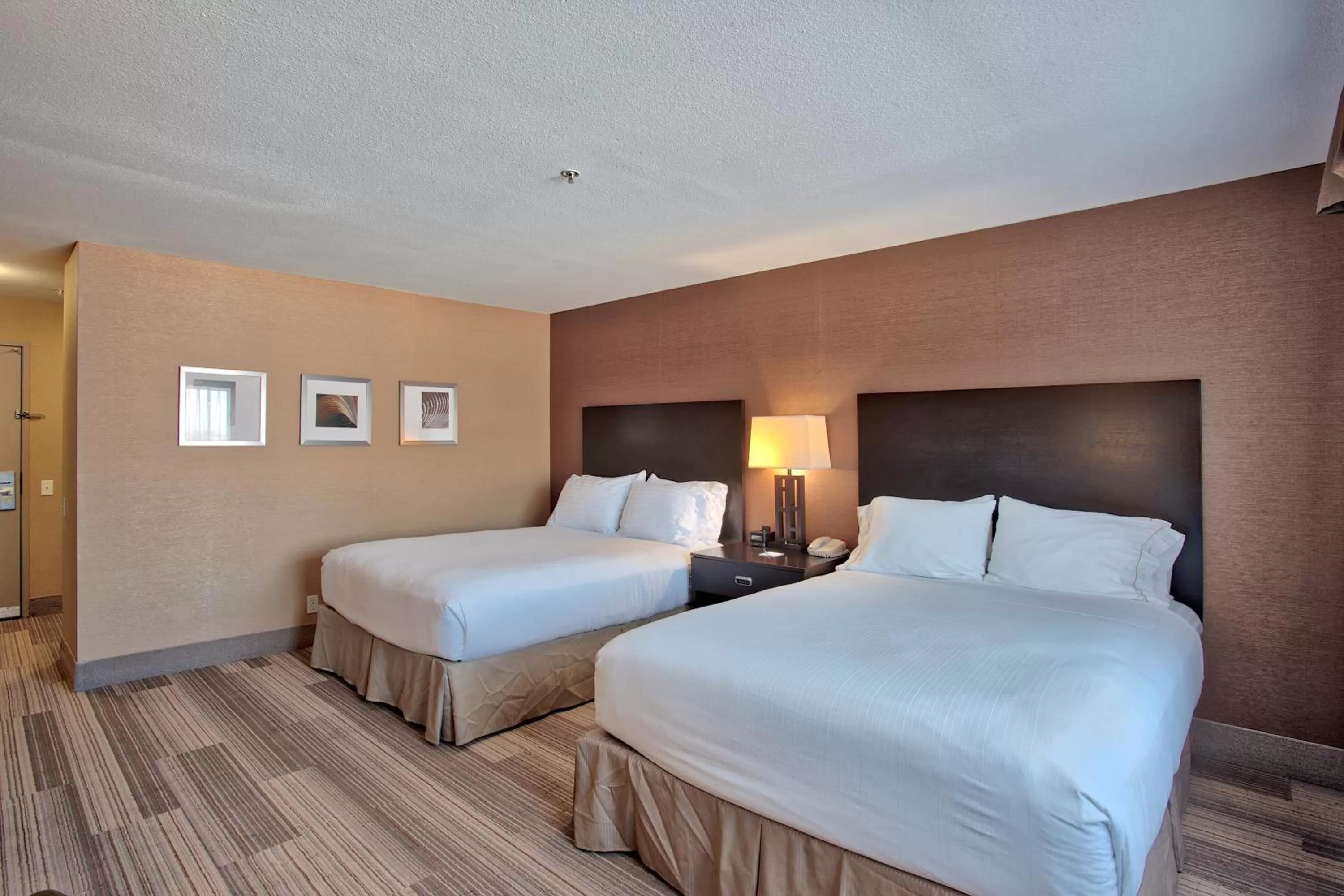 Queen Room - Disability Access in Hampton Inn by Hilton Costa Mesa Newport Beach