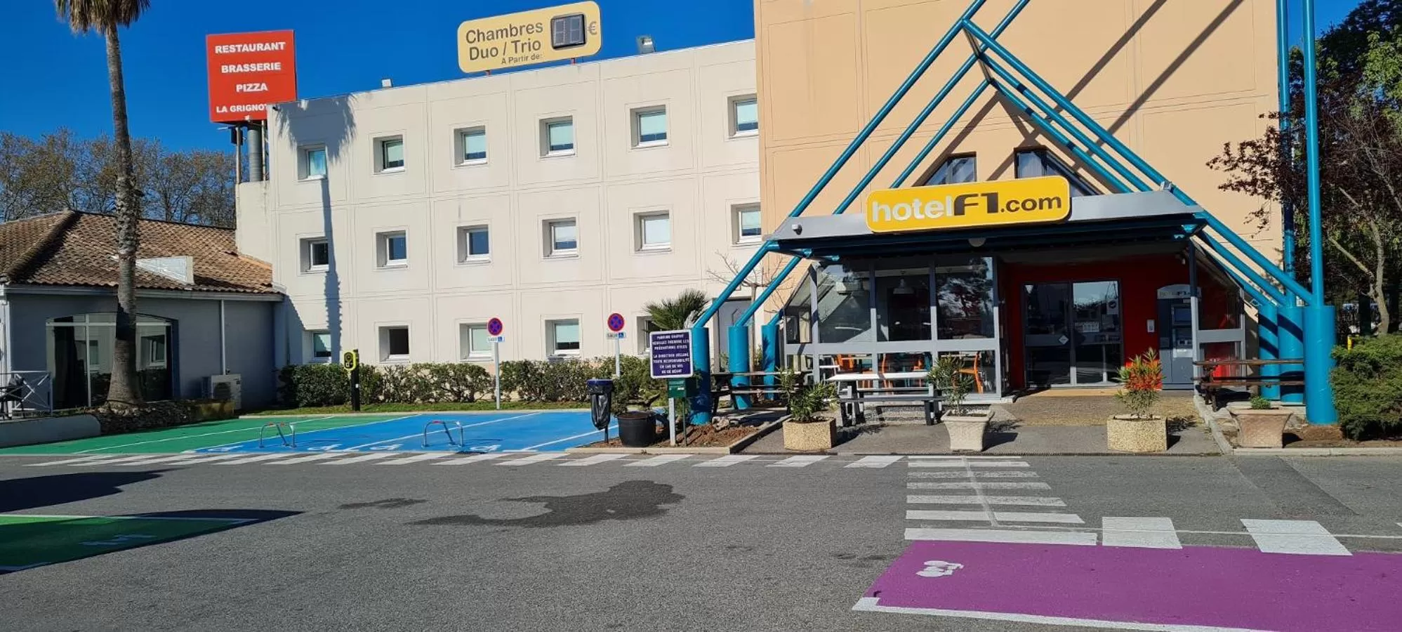 Property building in hotelF1 Fréjus Roquebrune sur Argens