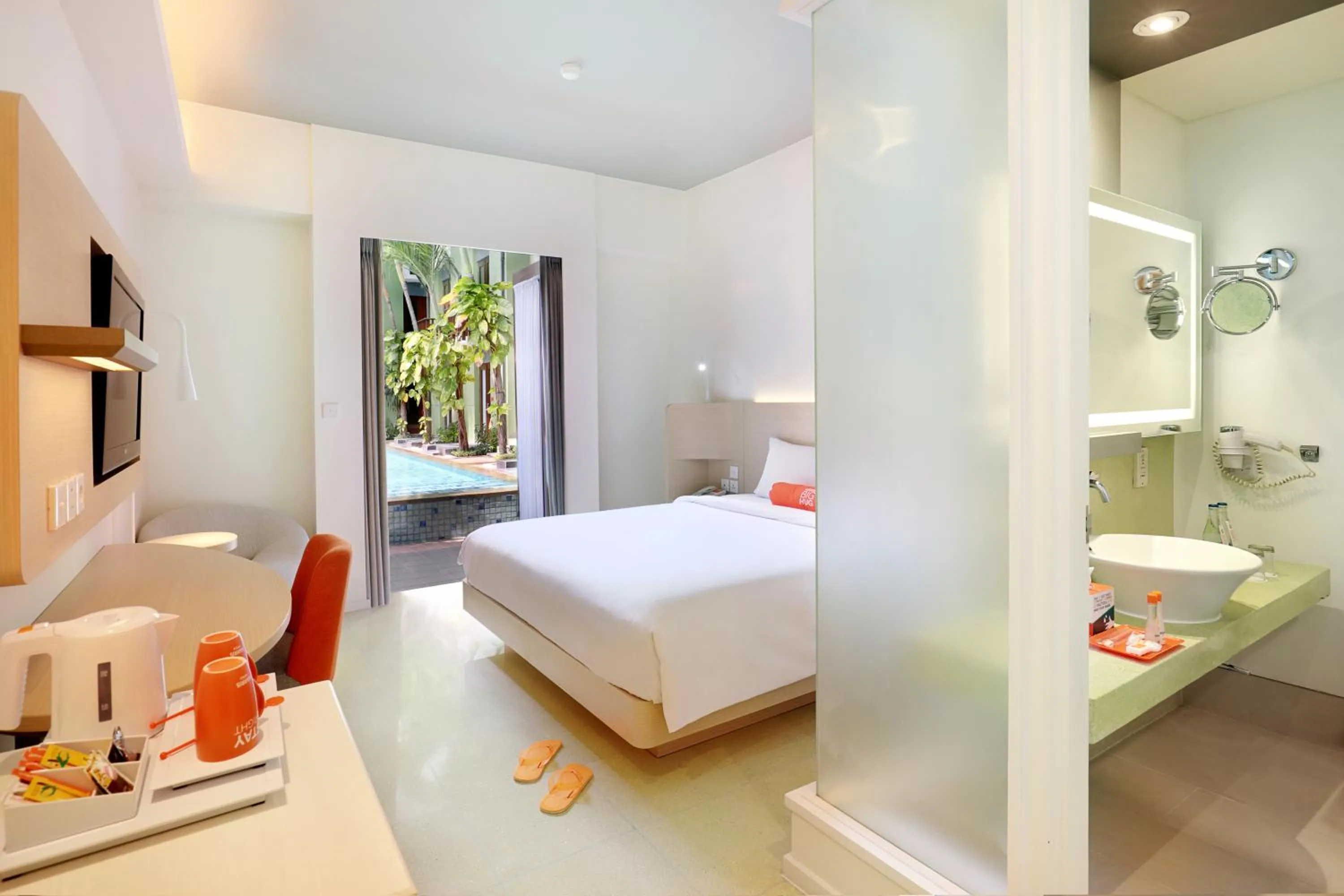 Bedroom, Bed in HARRIS Hotel Kuta Tuban Bali