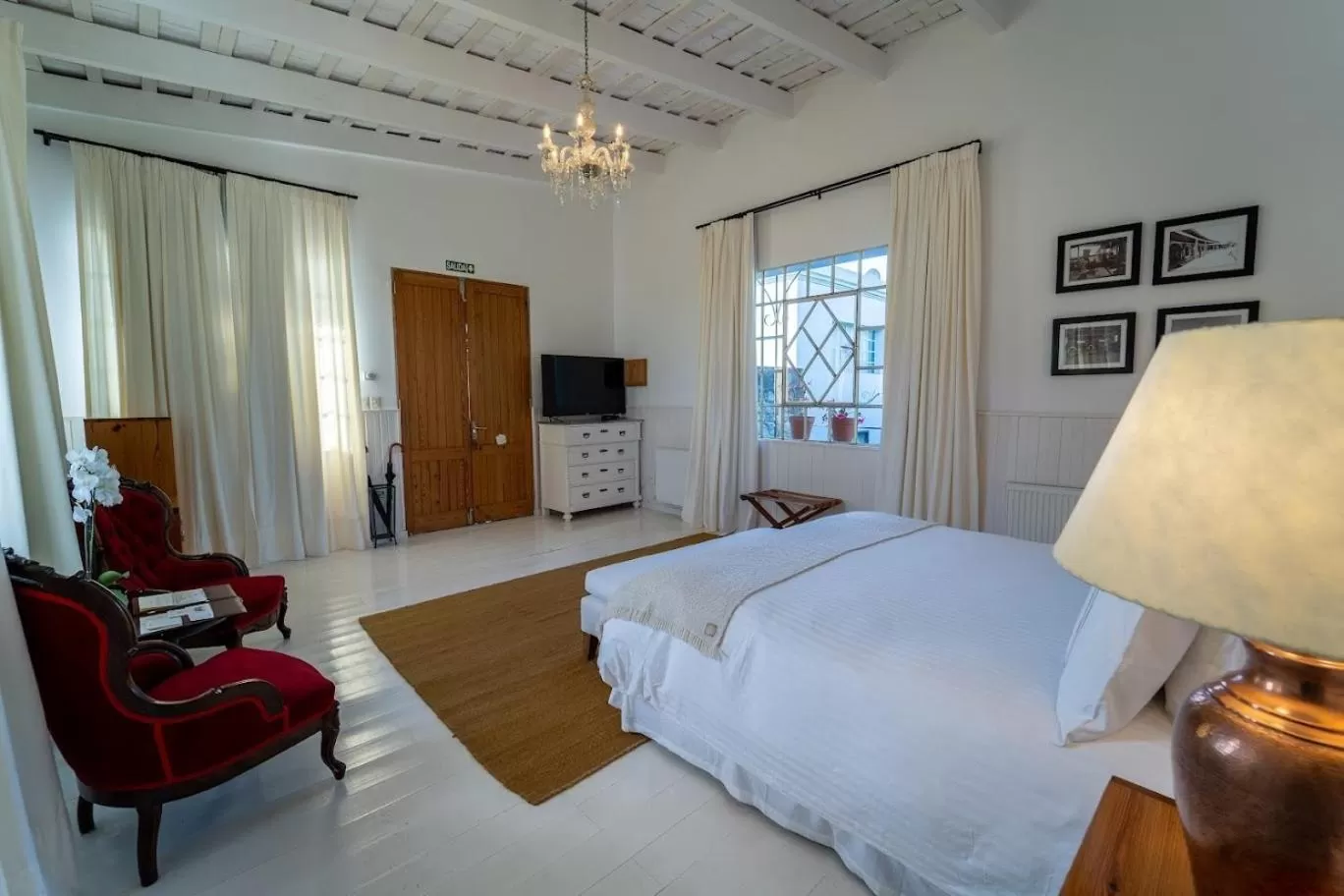 Photo of the whole room, Bed in Narbona Wine Lodge