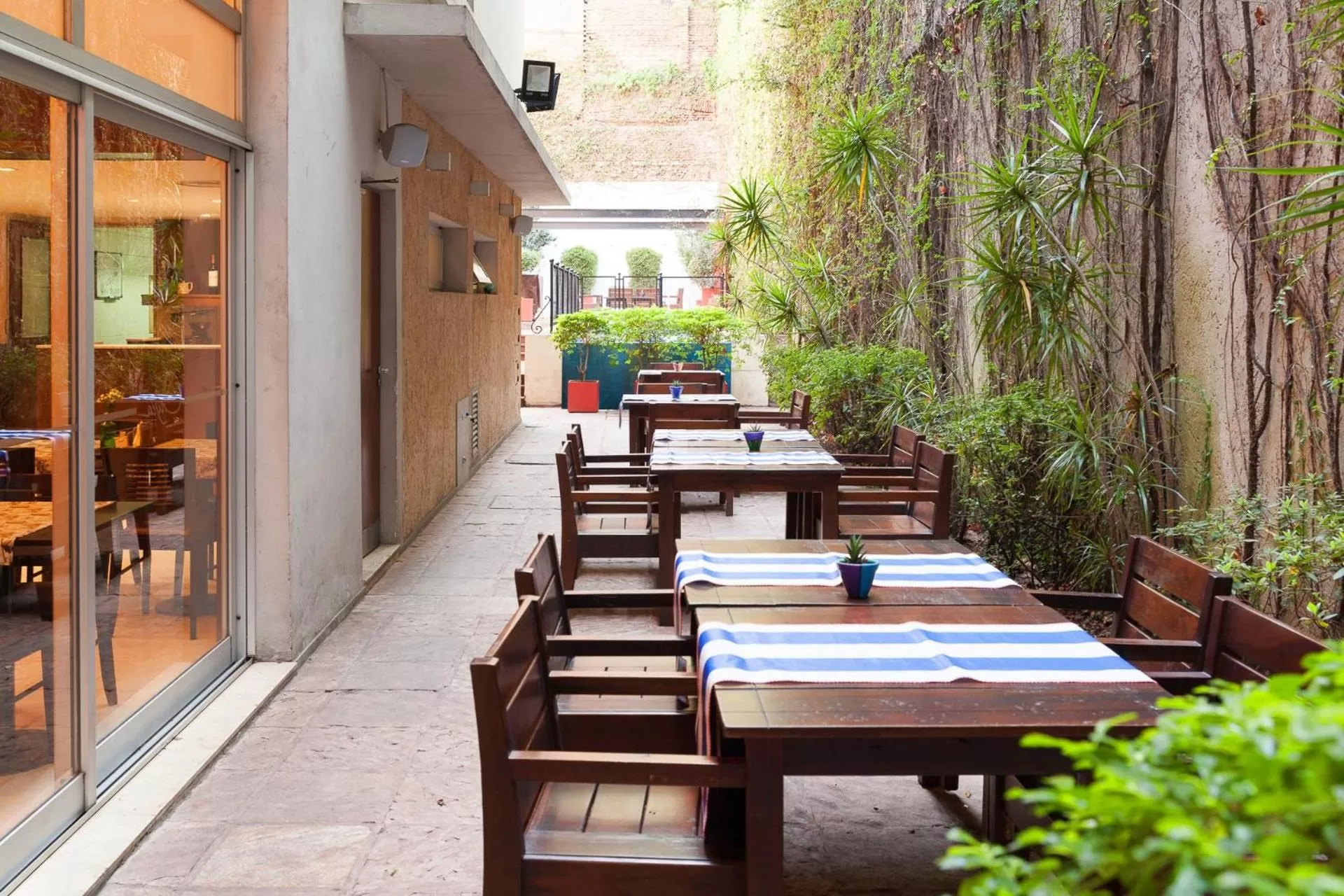 Patio in Ribera Sur Hotel
