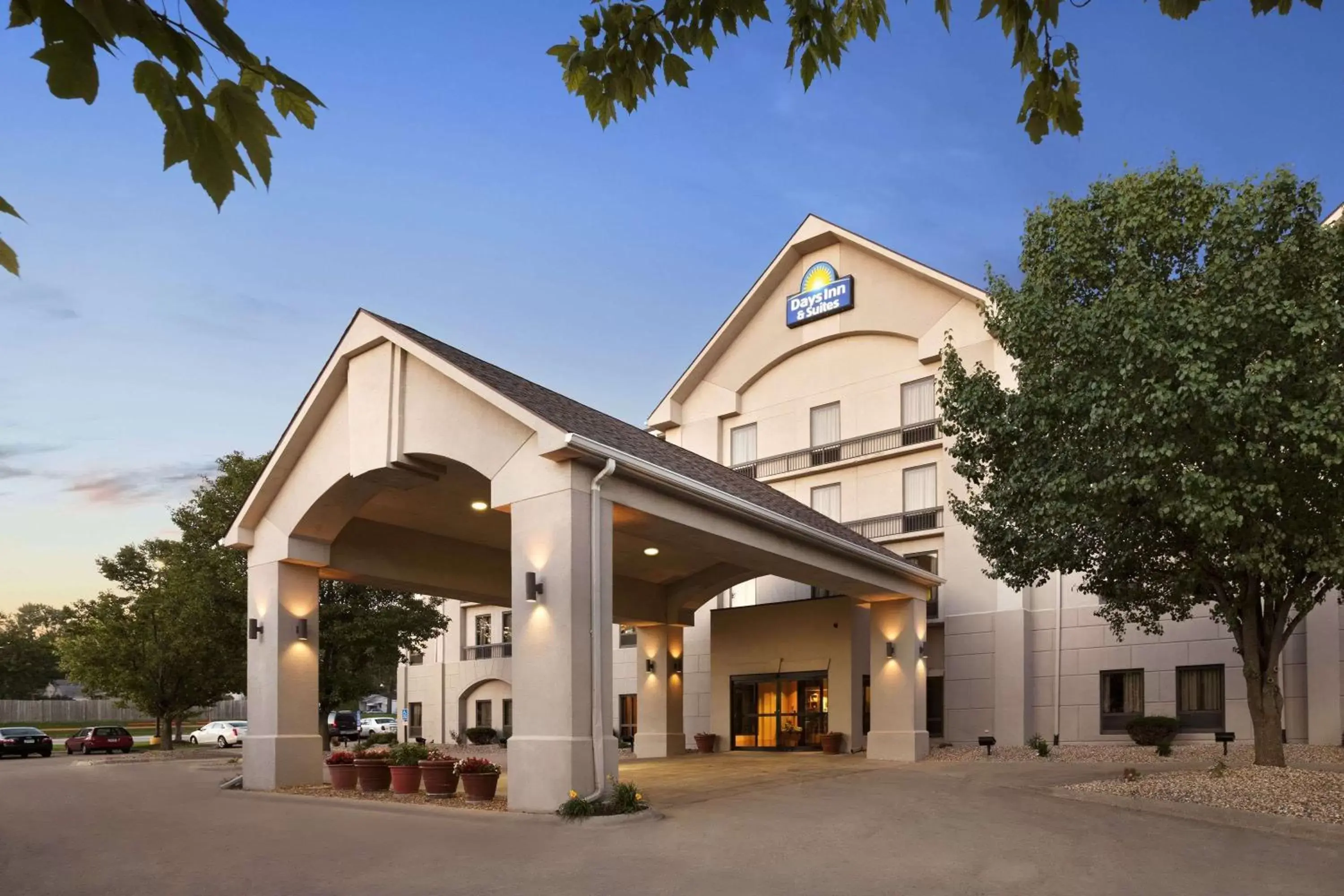 Days Inn & Suites by Wyndham Cedar Rapids Days Inn & Suites by Wyndham Cedar Rapids