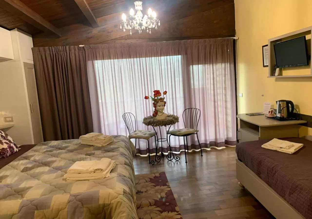 Photo of the whole room, Bed in B&B Villa del Sole Relais