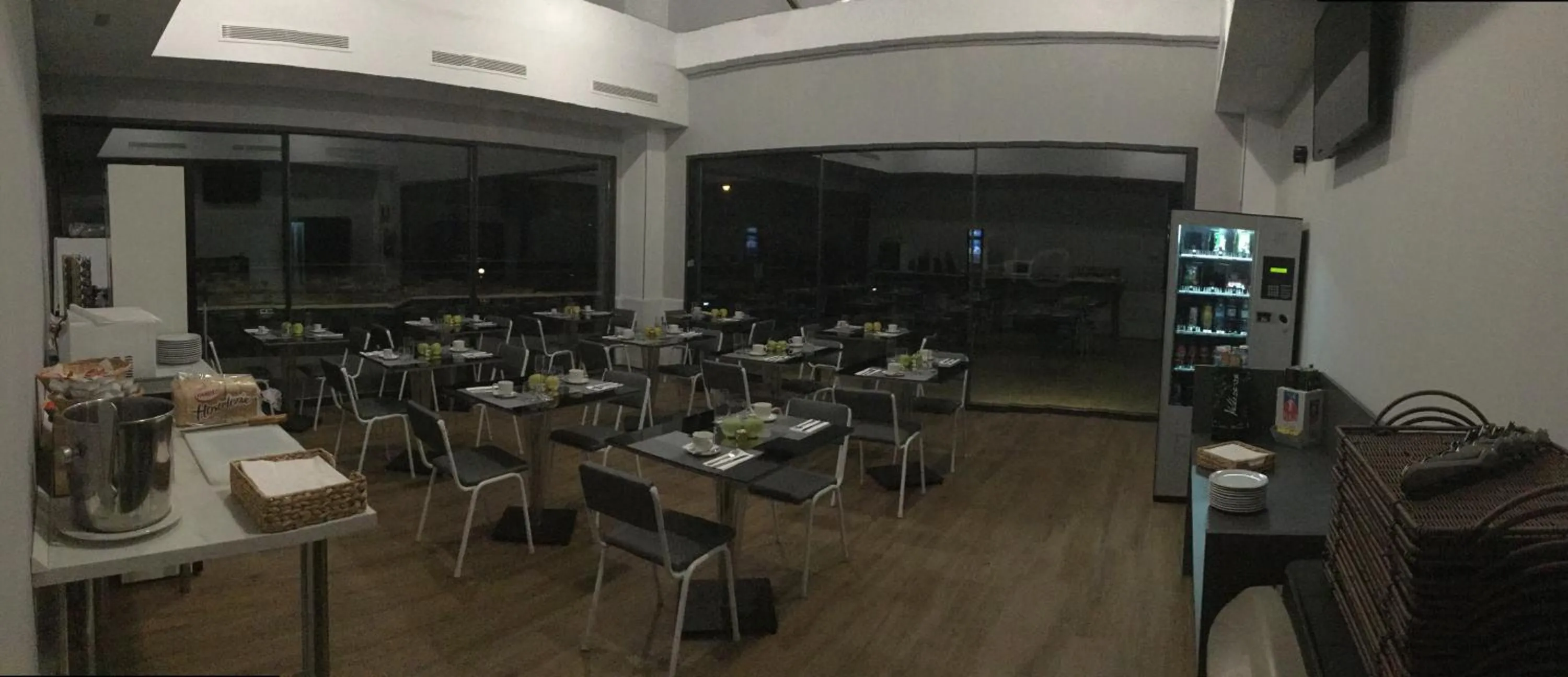 Communal lounge/ TV room in H La Cabaña