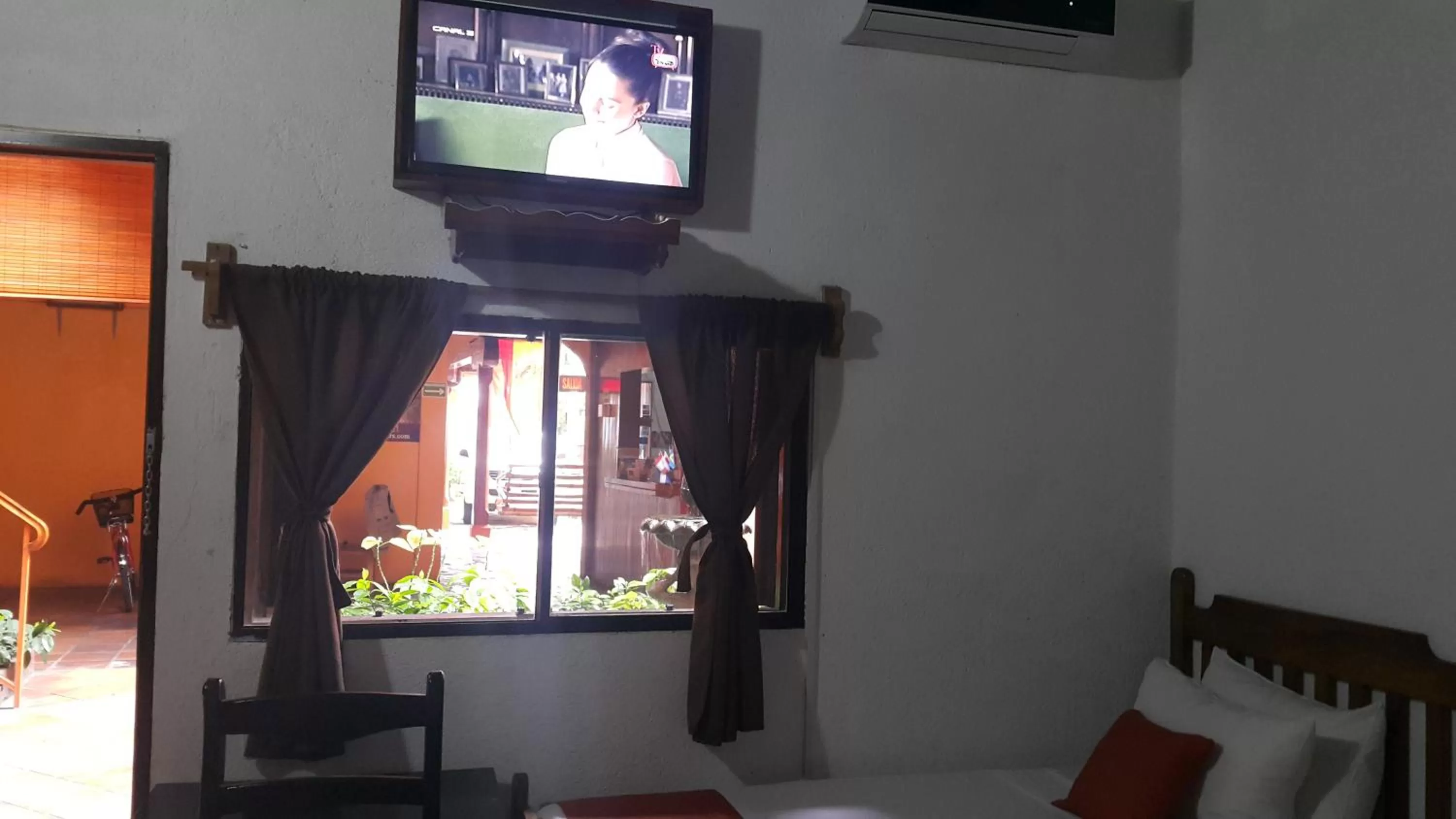 TV and multimedia in Hotel El Maltese