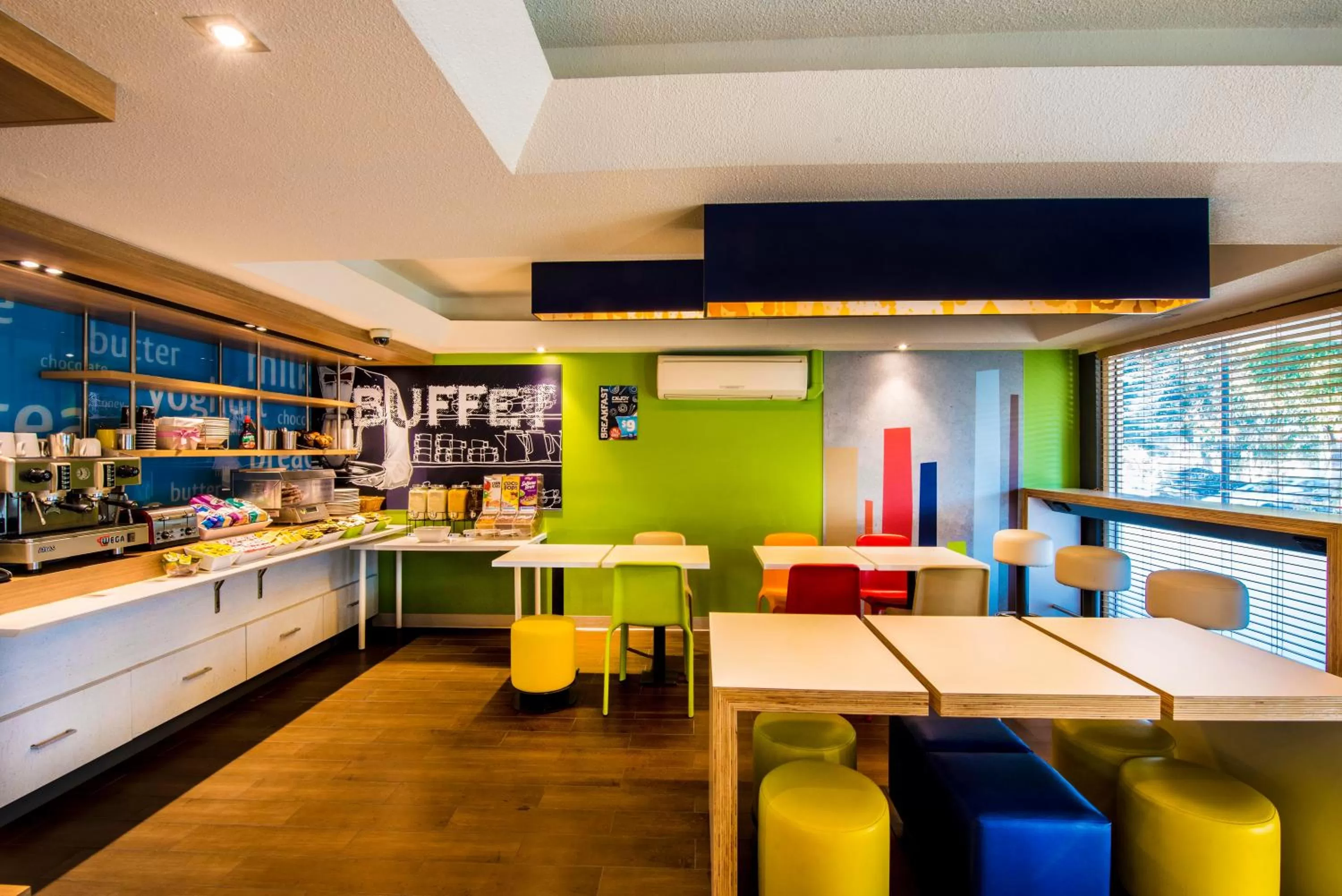 Restaurant/places to eat in ibis Budget - St Peters