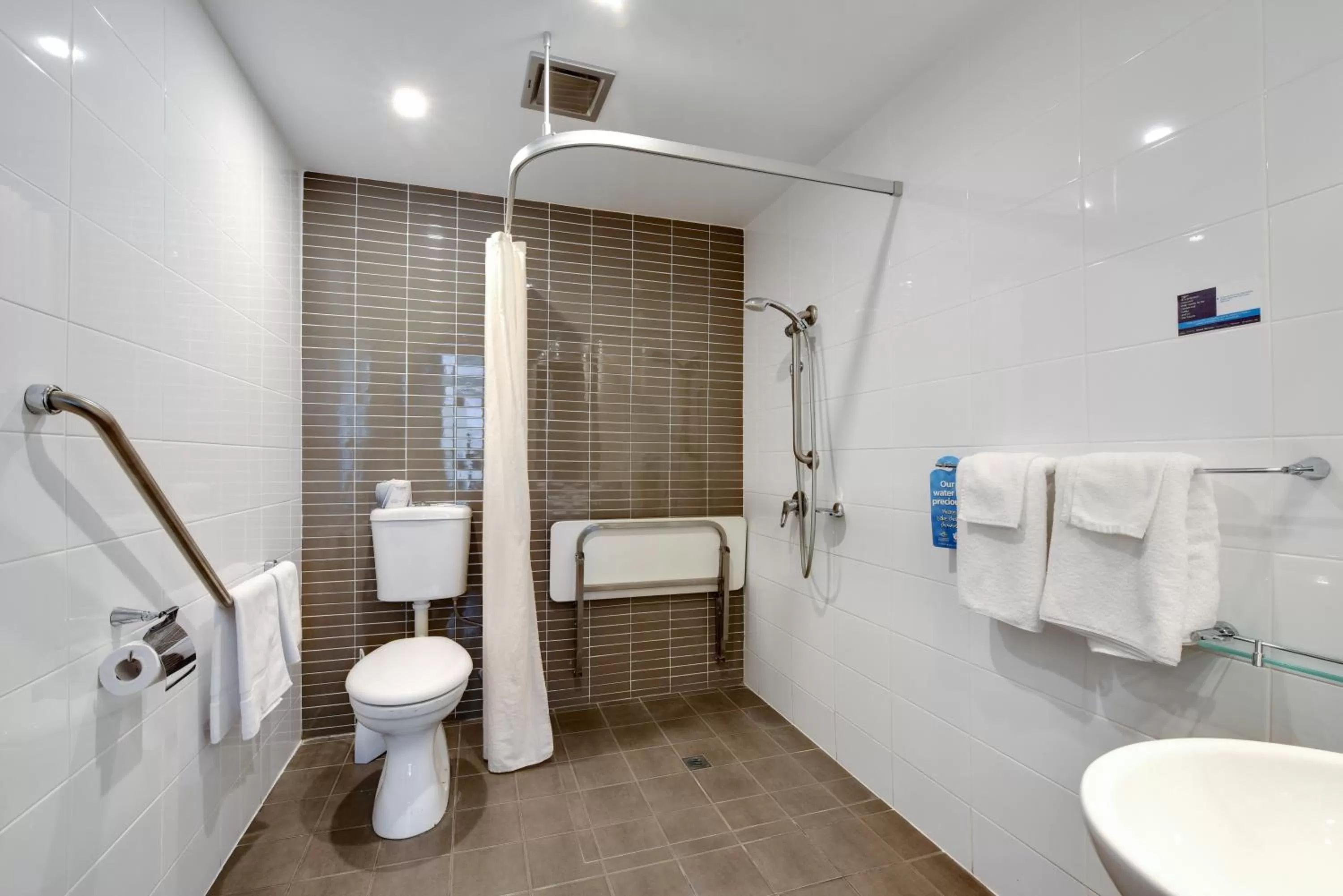 Bathroom in Mercure Centro Port Macquarie