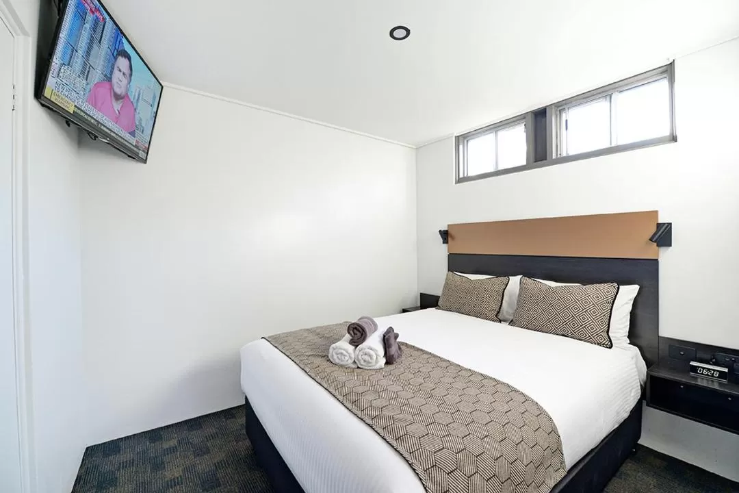 TV and multimedia, Bed in CBD Motor Inn