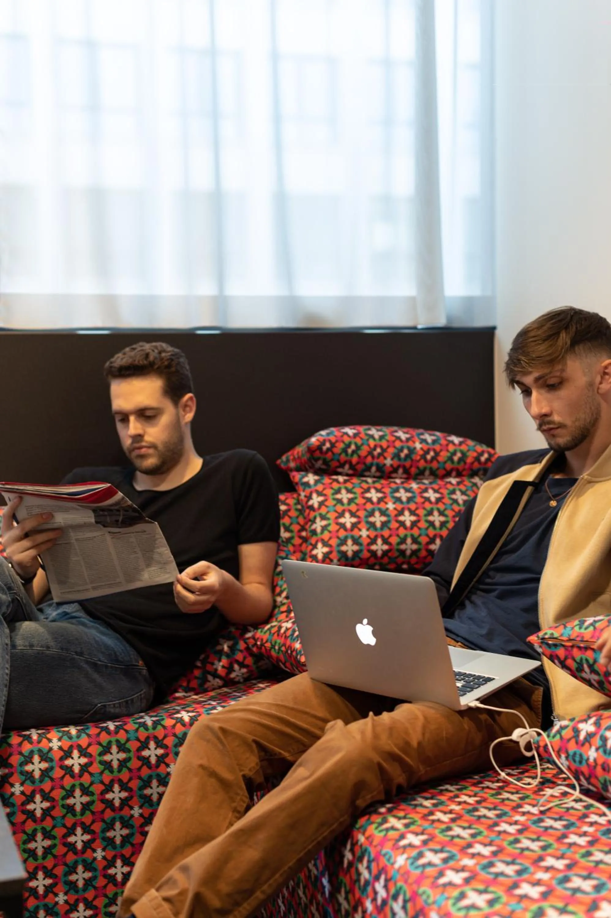 Communal lounge/ TV room in The People - Paris Marais
