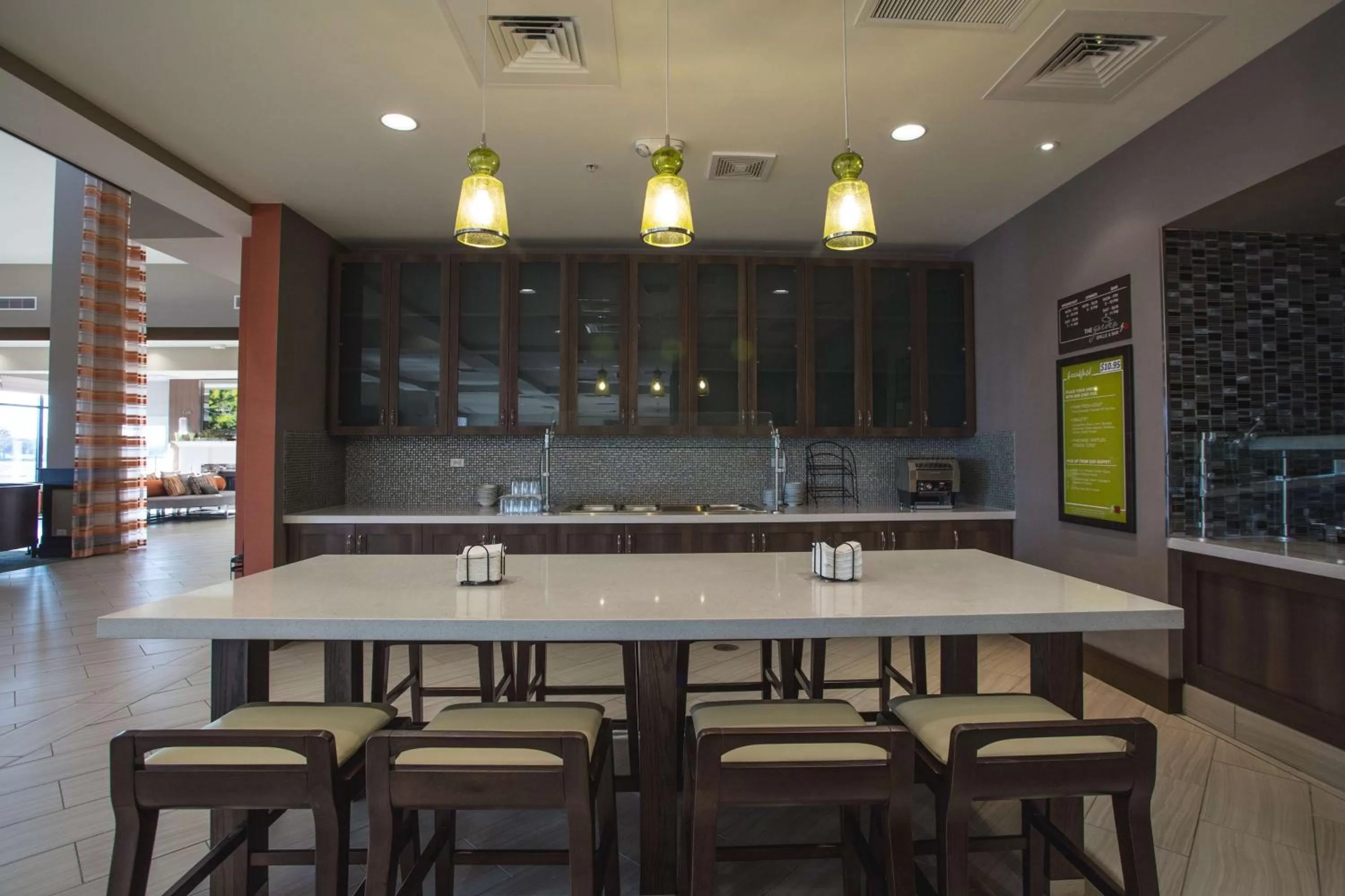 Restaurant/places to eat in Hilton Garden Inn Bolingbrook I-55