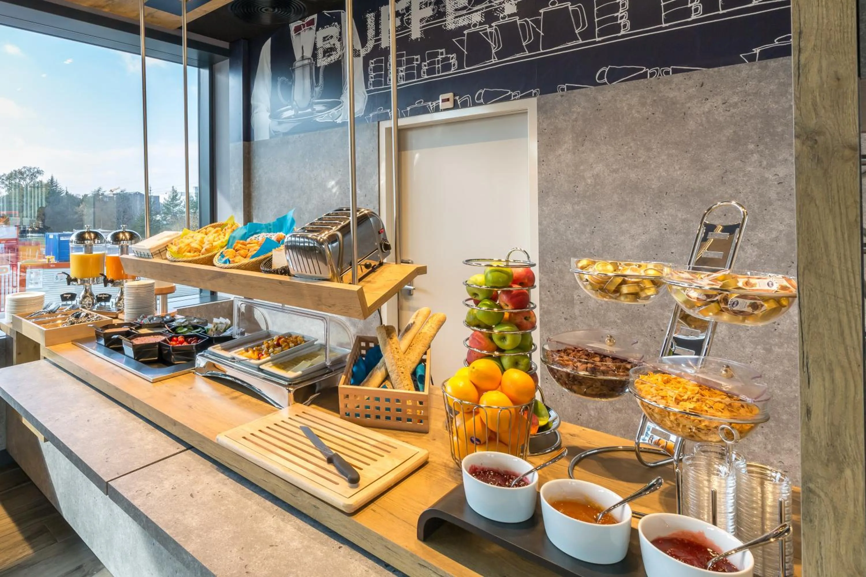Buffet breakfast in ibis budget Geneve Palexpo Aeroport